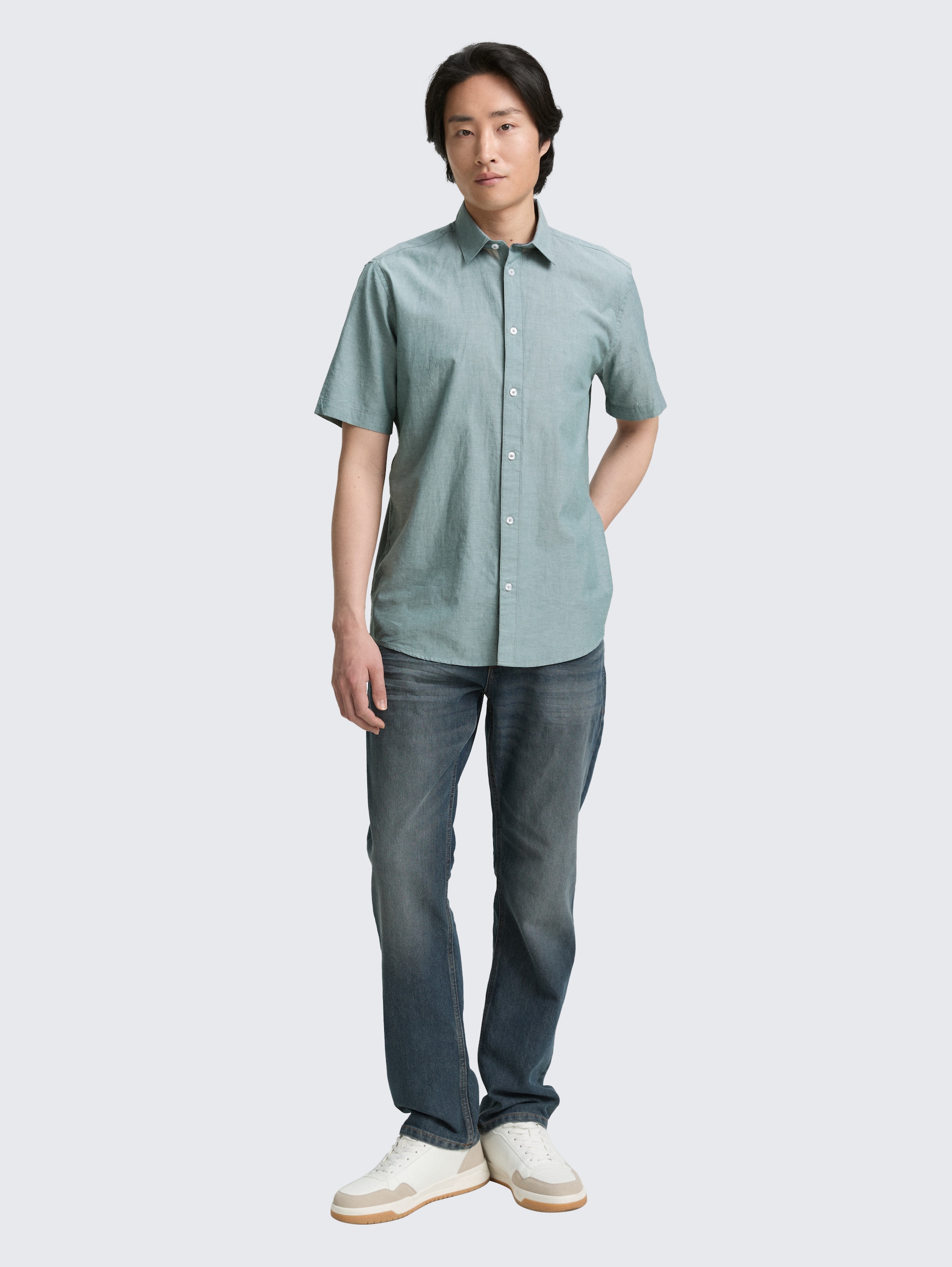 Regular Fit Kurzarmhemd aus Baumwolle - jasper green chambray - Model-Vorderansicht