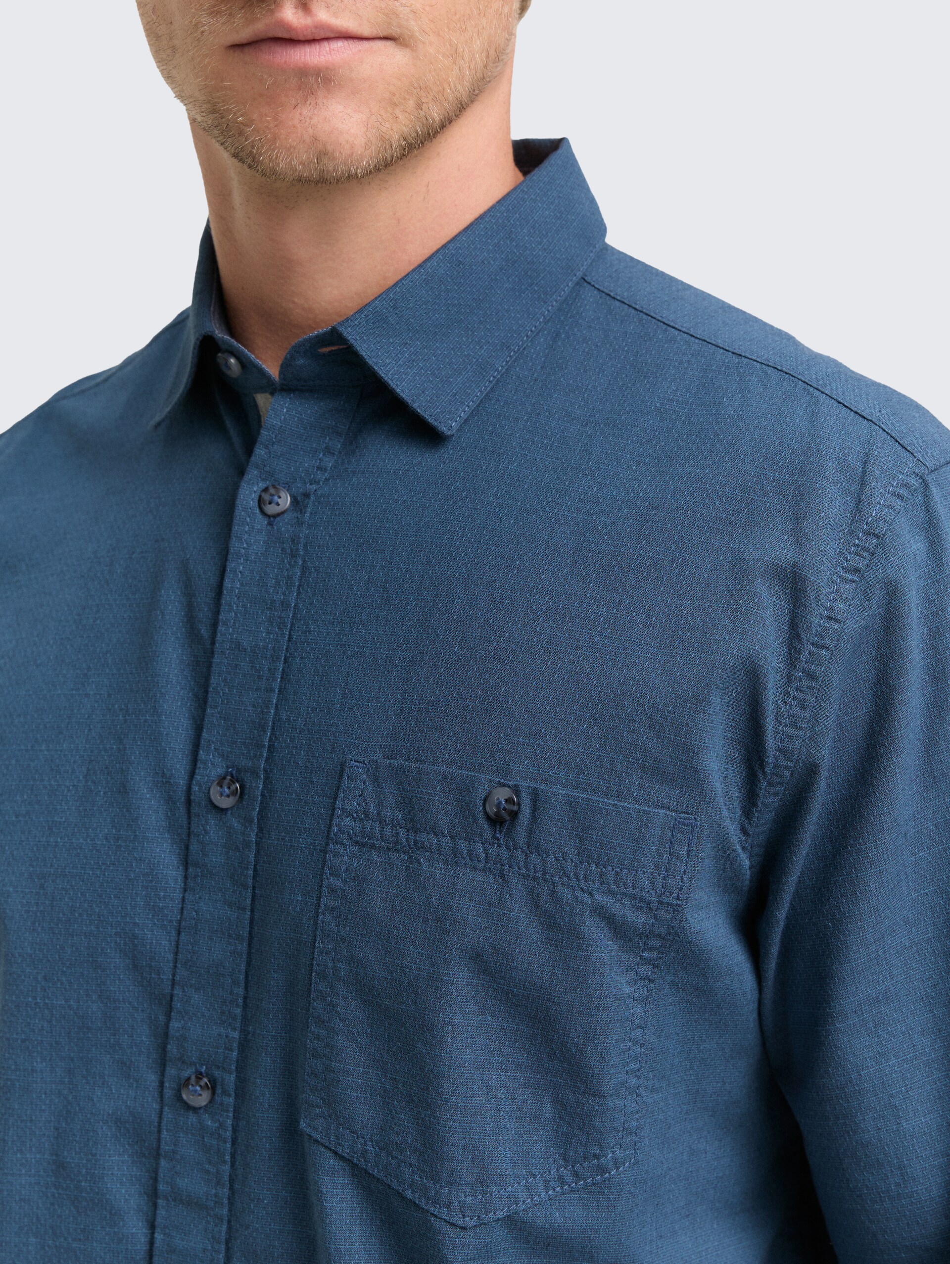 Regular Fit Hemd mit Brusttasche - teal navy horizontal structure - Detail-Model-Ansicht