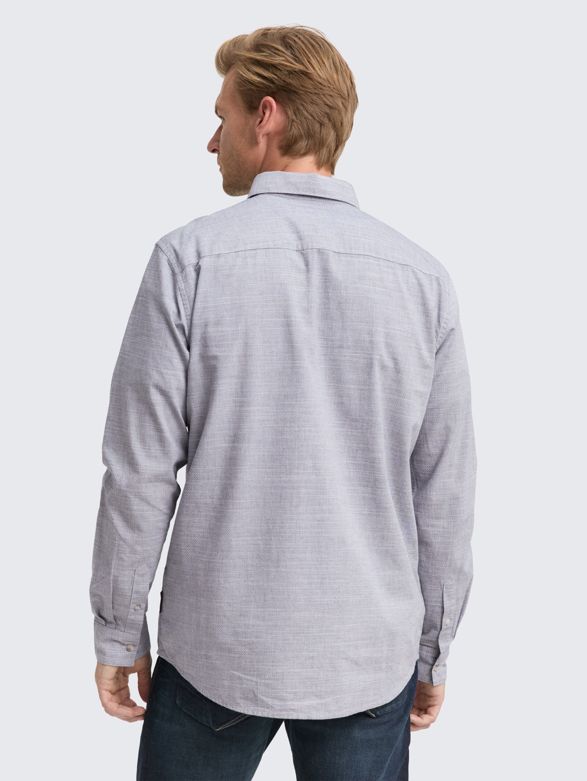 Regular Fit Hemd mit Brusttasche - navy horizontal structure - Auschnitt Model-Rückansicht