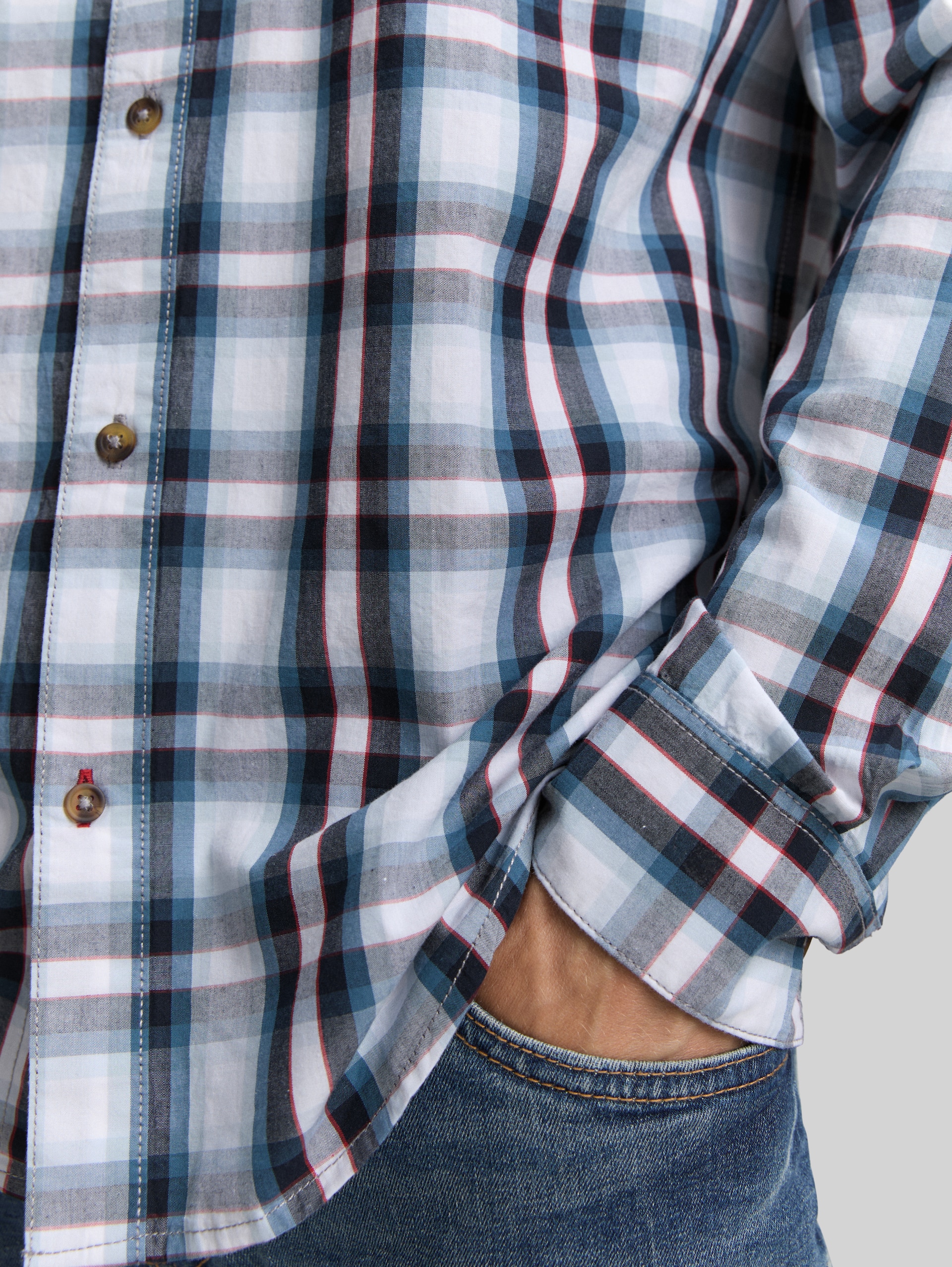 Regular fit shirt with chequered pattern - white blue shades check - Detail model view