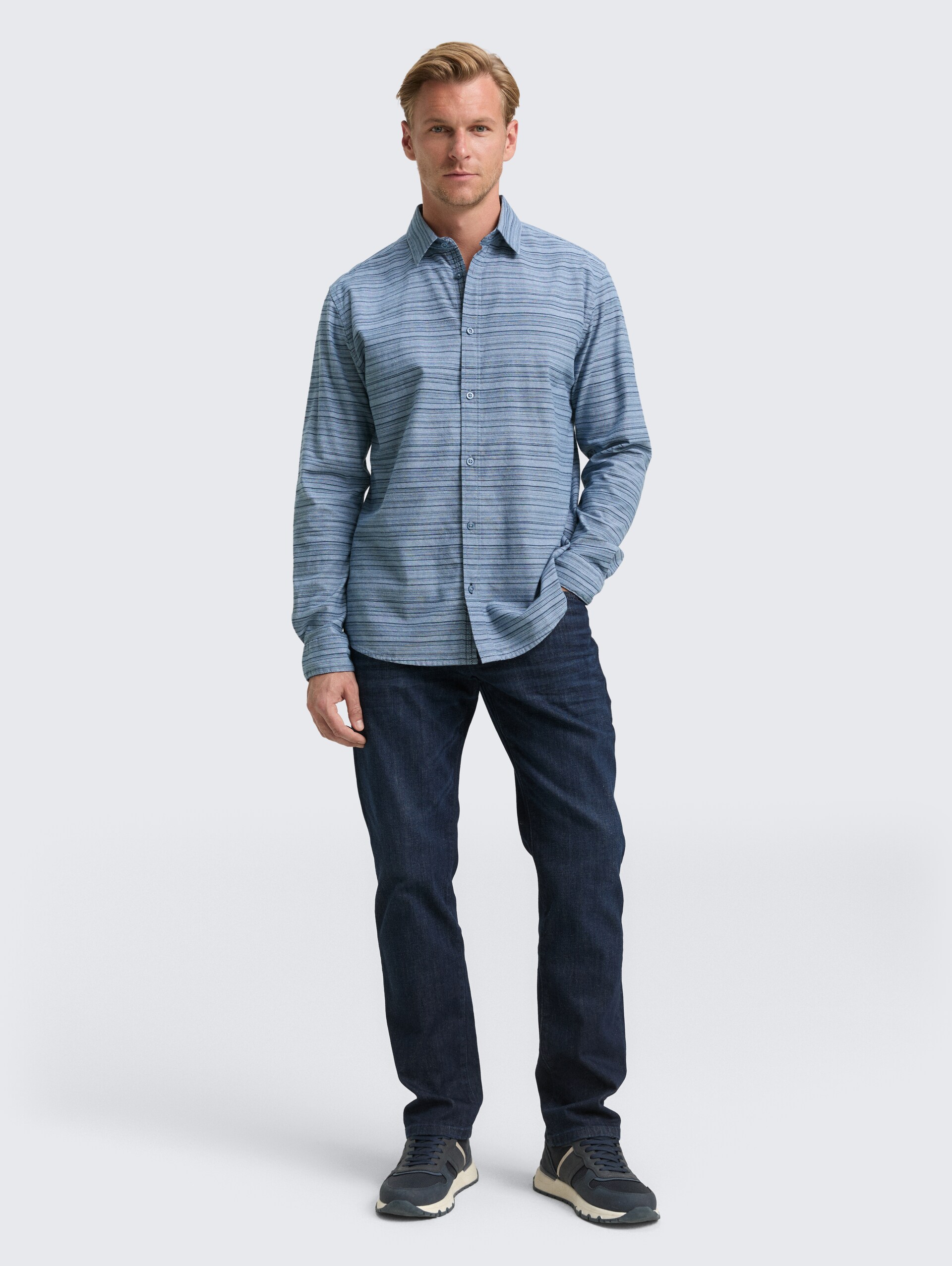 Regular Fit Hemd mit Streifenmuster - teal blue varied cross stripe - Model-Vorderansicht
