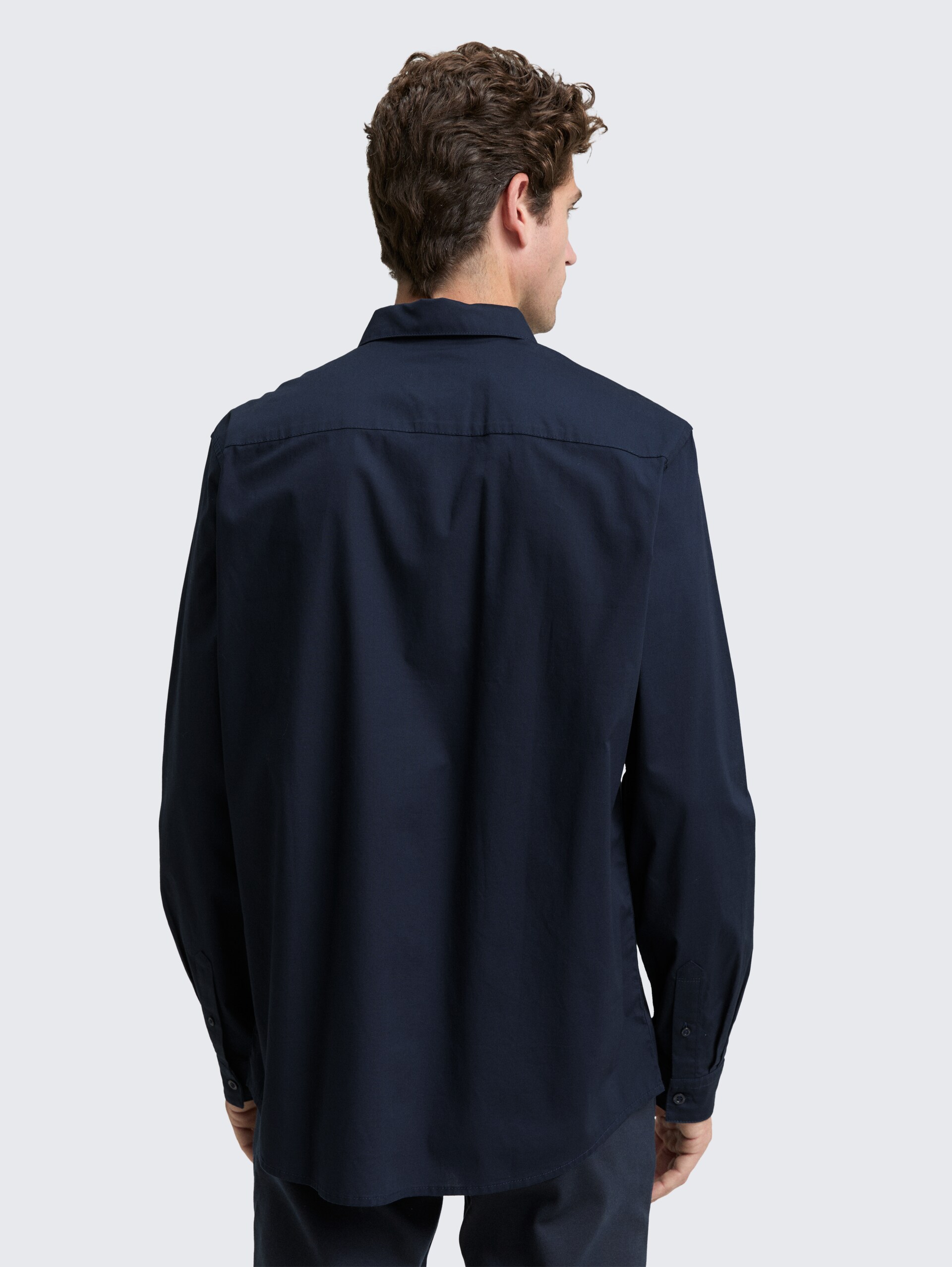 Regular Fit Hemd mit Stretch - sky captain blue - Auschnitt Model-Rückansicht