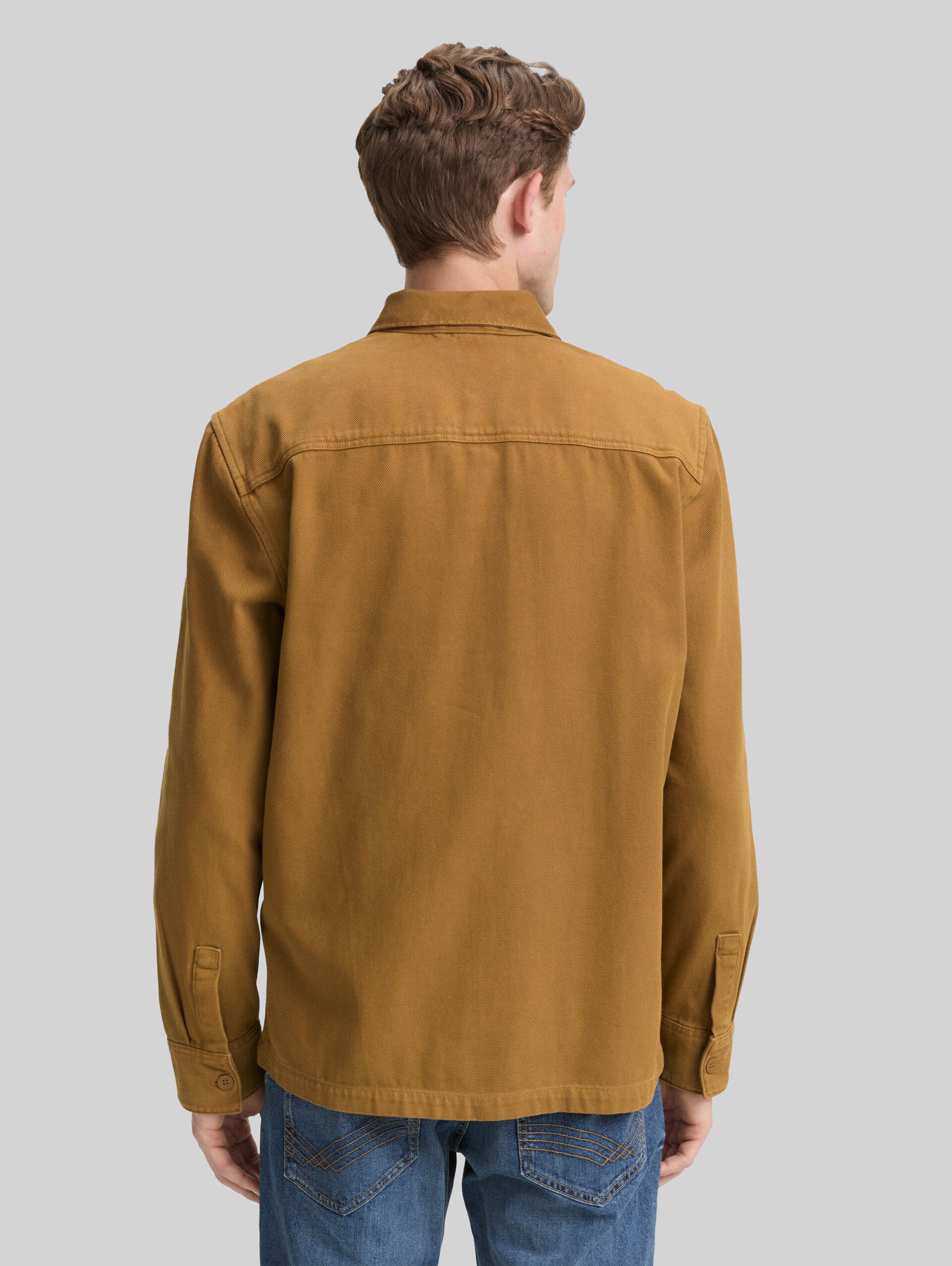 Overshirt with breast pockets - deep cognac - Neckline model-back view