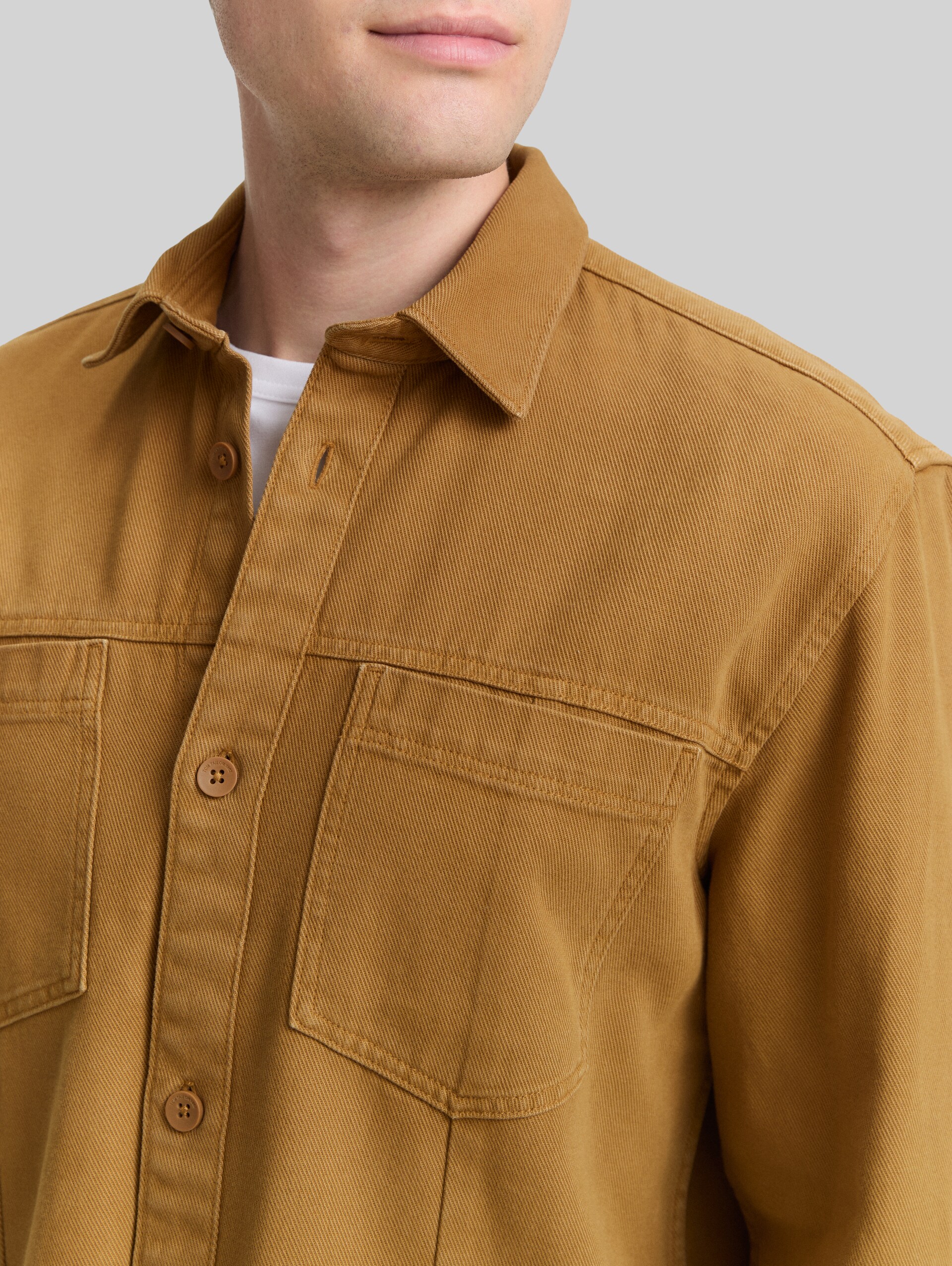 Overshirt with breast pockets - deep cognac - Detail model view