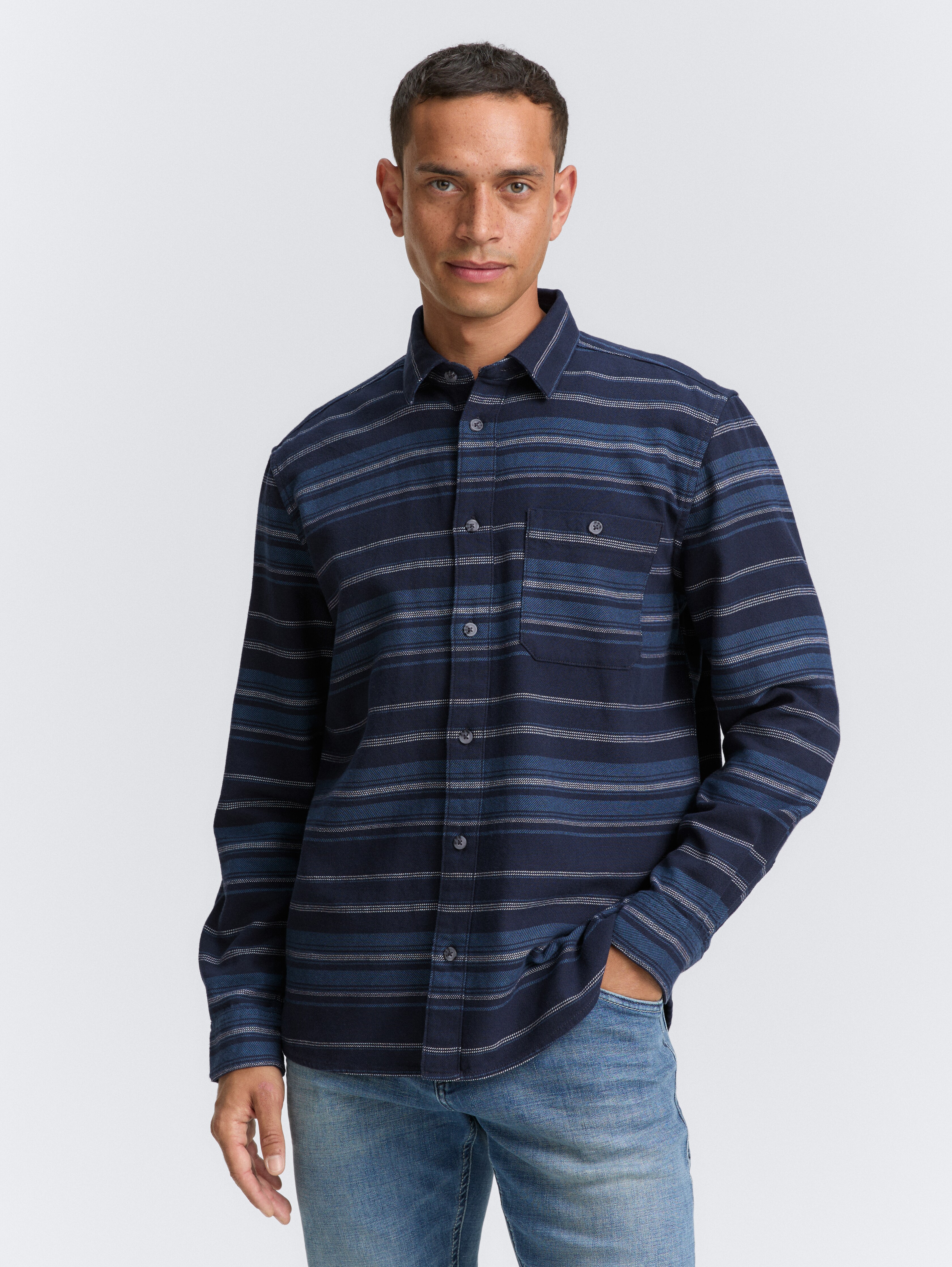 Comfort Fit Hemd mit Streifenmuster von Men, navy teal horizontal stripe