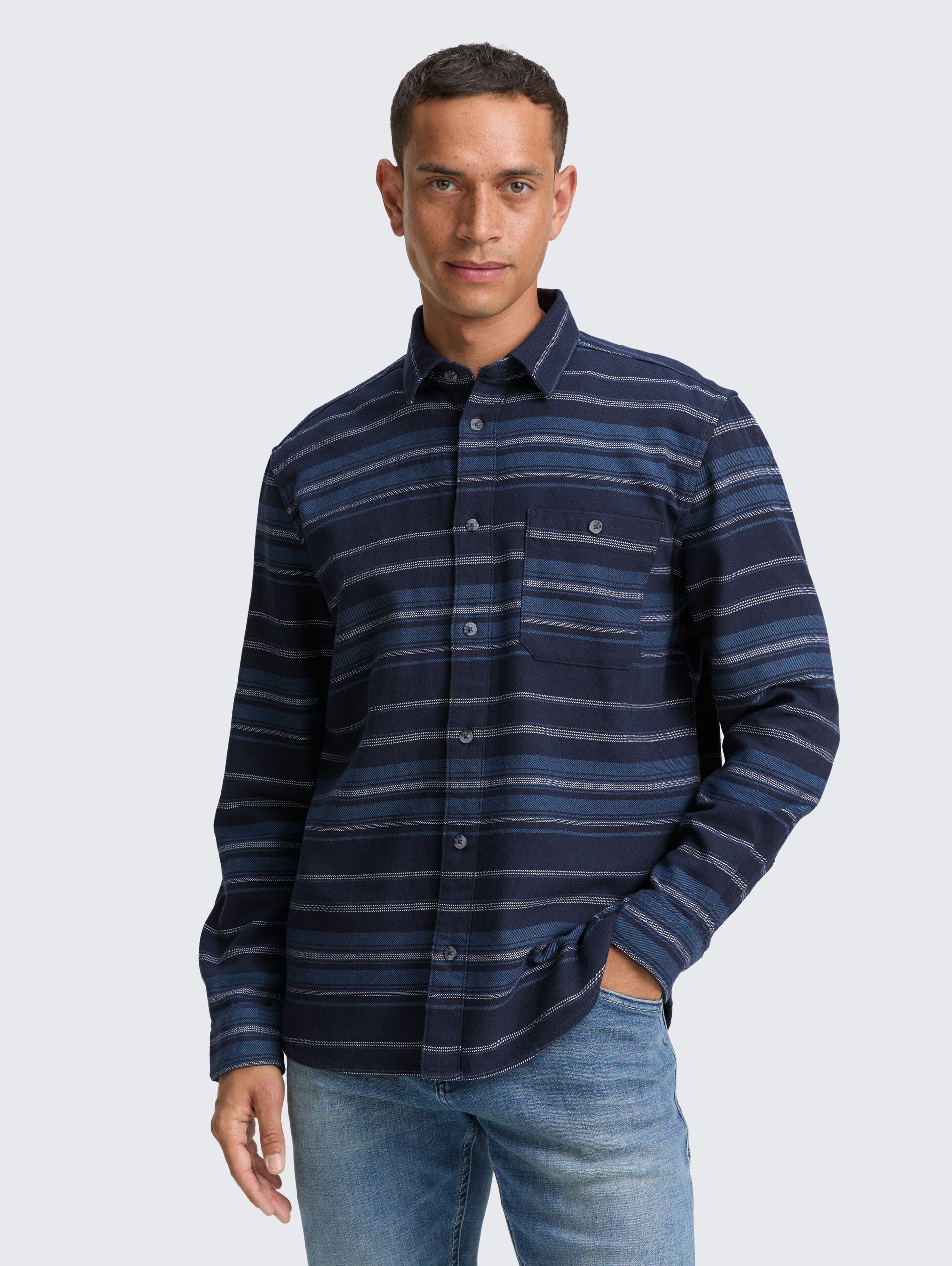 Comfort Fit Hemd mit Streifenmuster - navy teal horizontal stripe - Ausschnitt Model-Vorderansicht