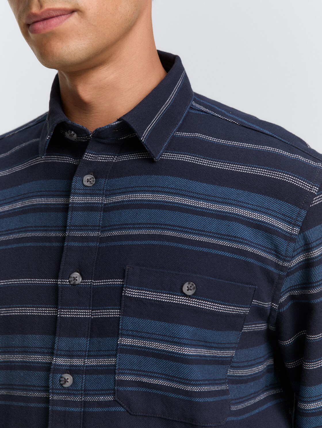 Comfort Fit Hemd mit Streifenmuster - navy teal horizontal stripe - Detail-Model-Ansicht