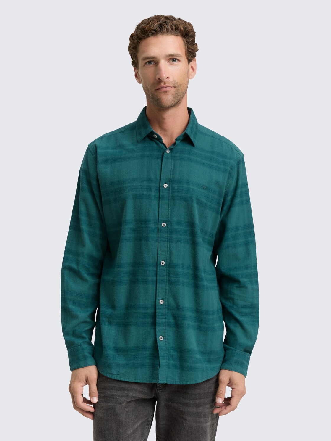 Regular Fit Hemd mit Logo-Stickerei - green tonal check - Ausschnitt Model-Vorderansicht