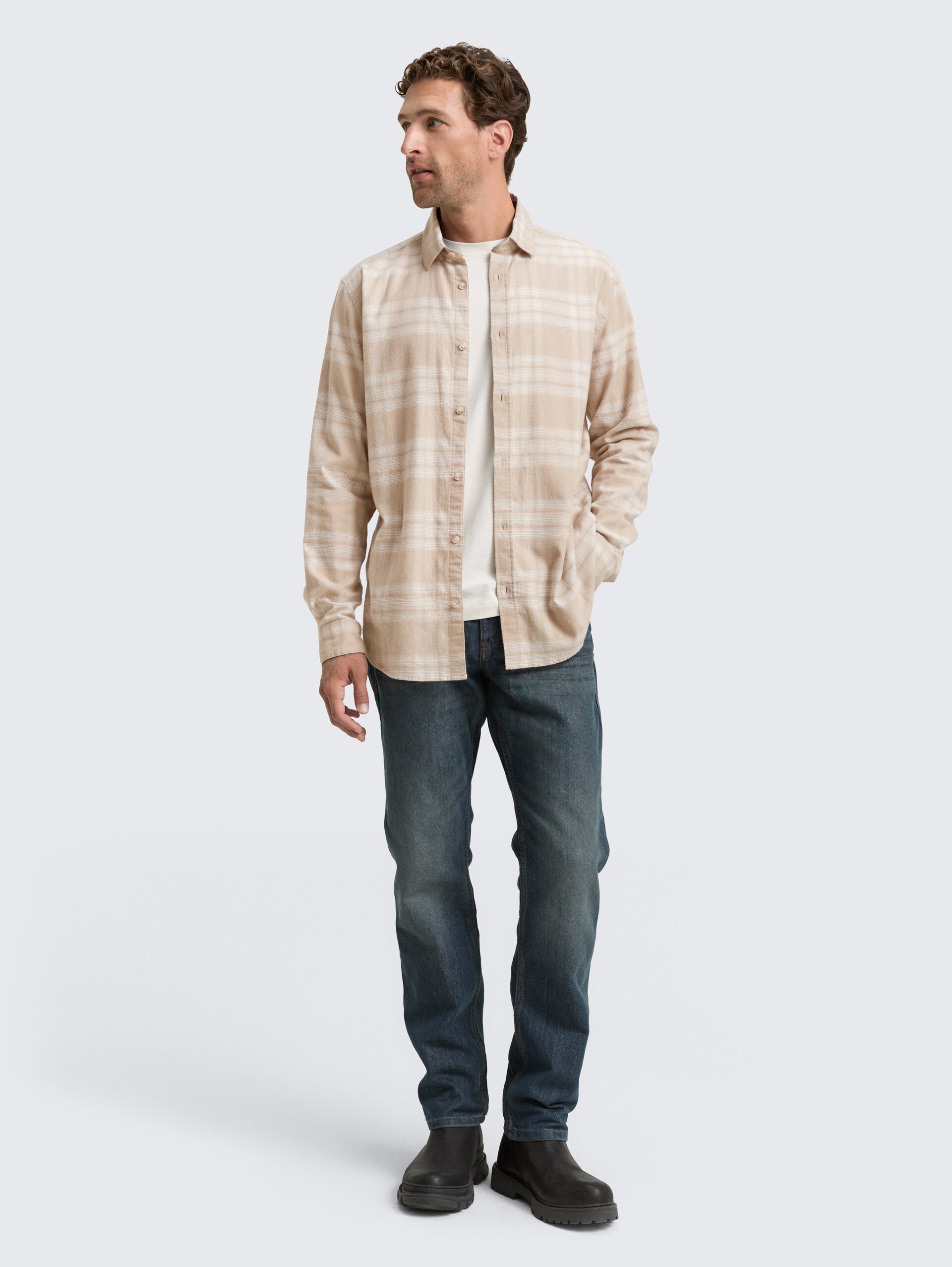 Regular Fit Hemd mit Logo-Stickerei - light cashmere tonal check - Model-Vorderansicht