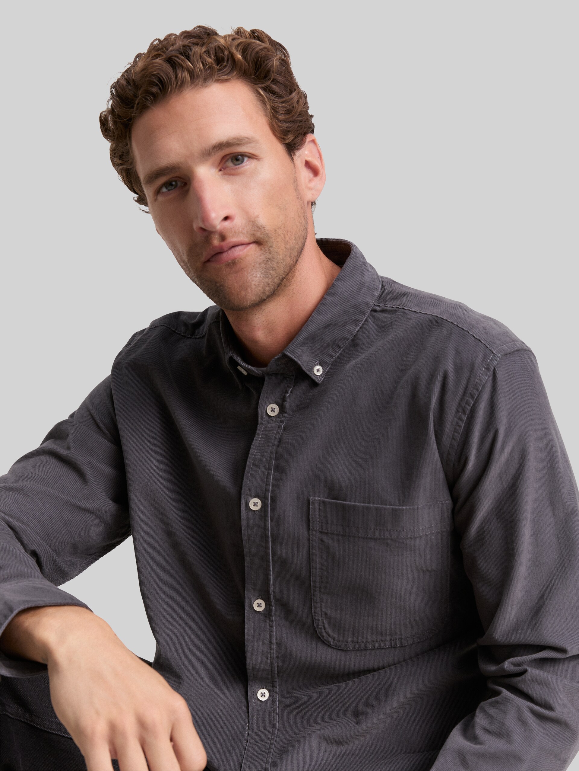 Regular fit corduroy shirt with breast pocket - classic dark grey - Detail model view