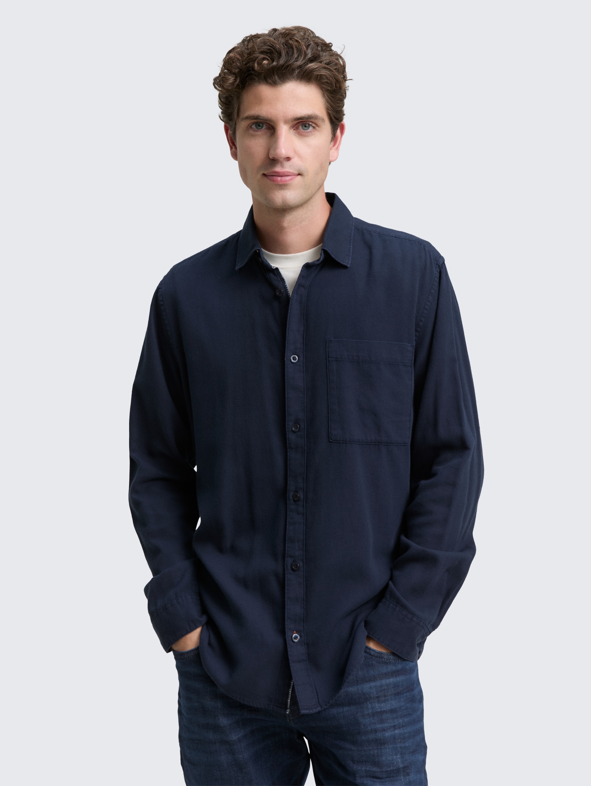Regular Fit Hemd aus Baumwolle - sky captain blue - Ausschnitt Model-Vorderansicht