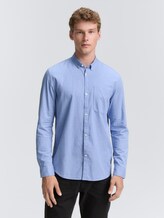 Regular fit shirt with breast pocket - dreamy blue fine structure - Neckline model front view