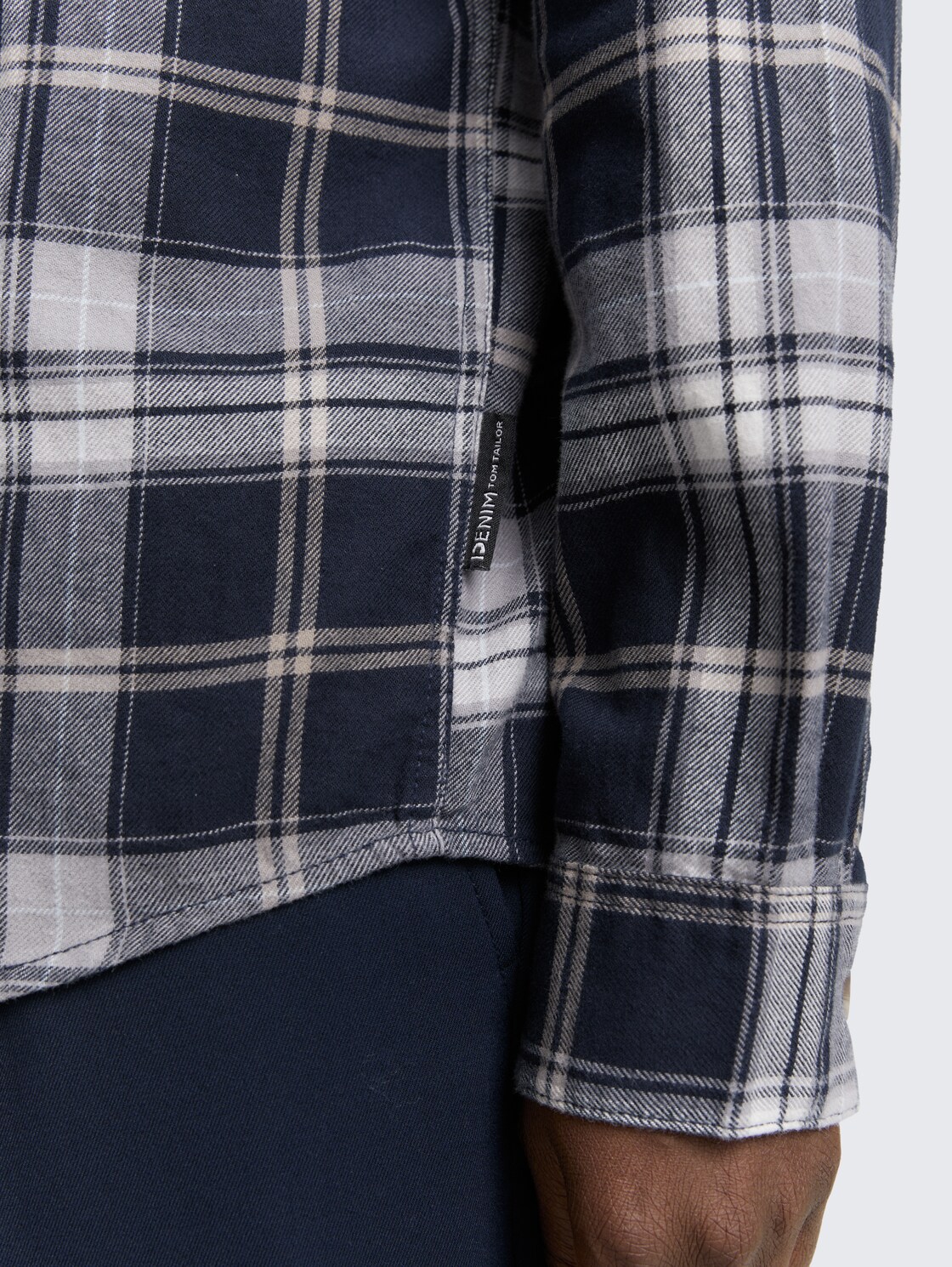 Relaxed Fit Hemd mit Karomuster - navy check - Detail-Model-Ansicht