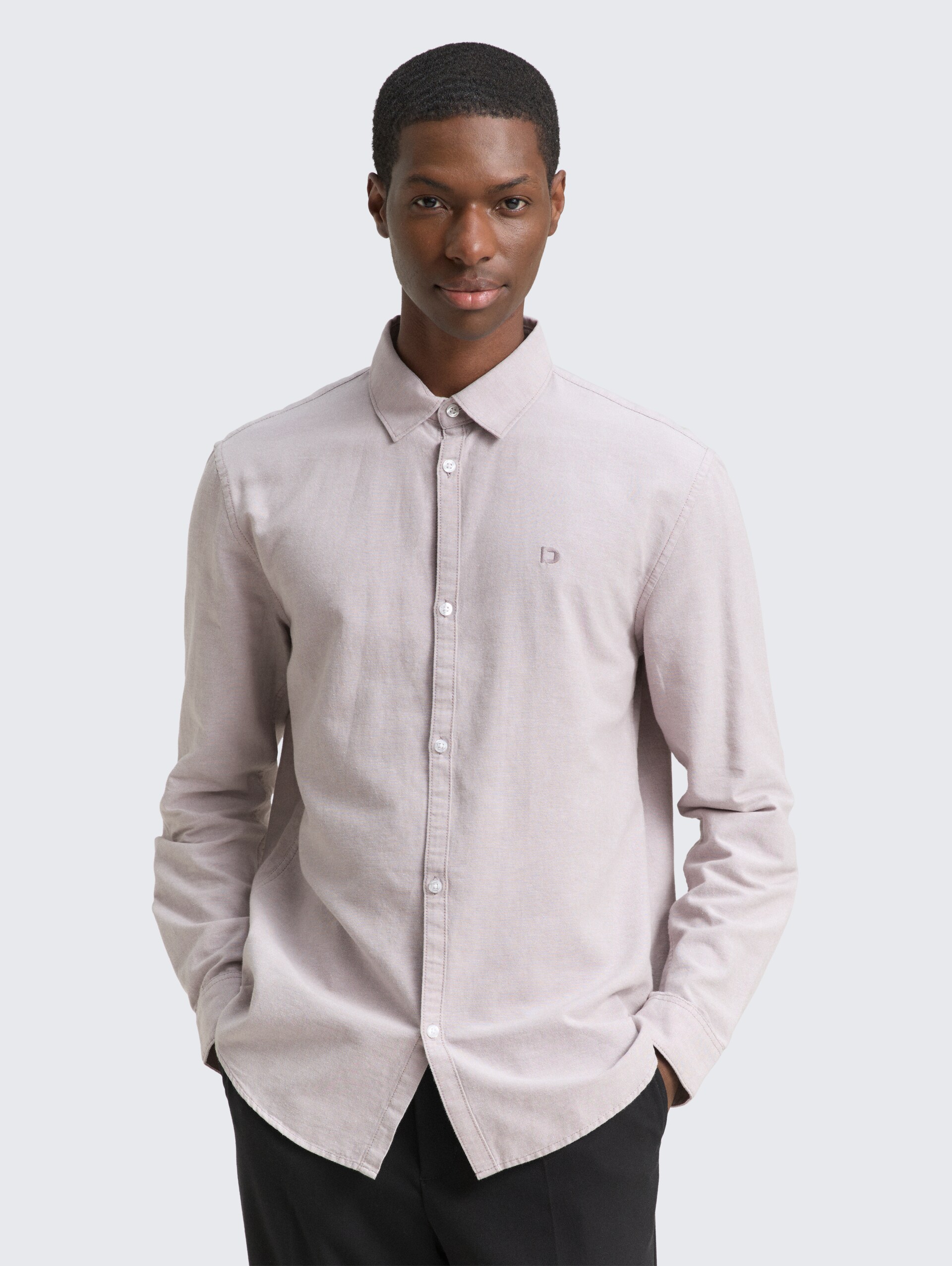 Regular Fit Hemd mit Logo-Stickerei - grey oxford - Ausschnitt Model-Vorderansicht