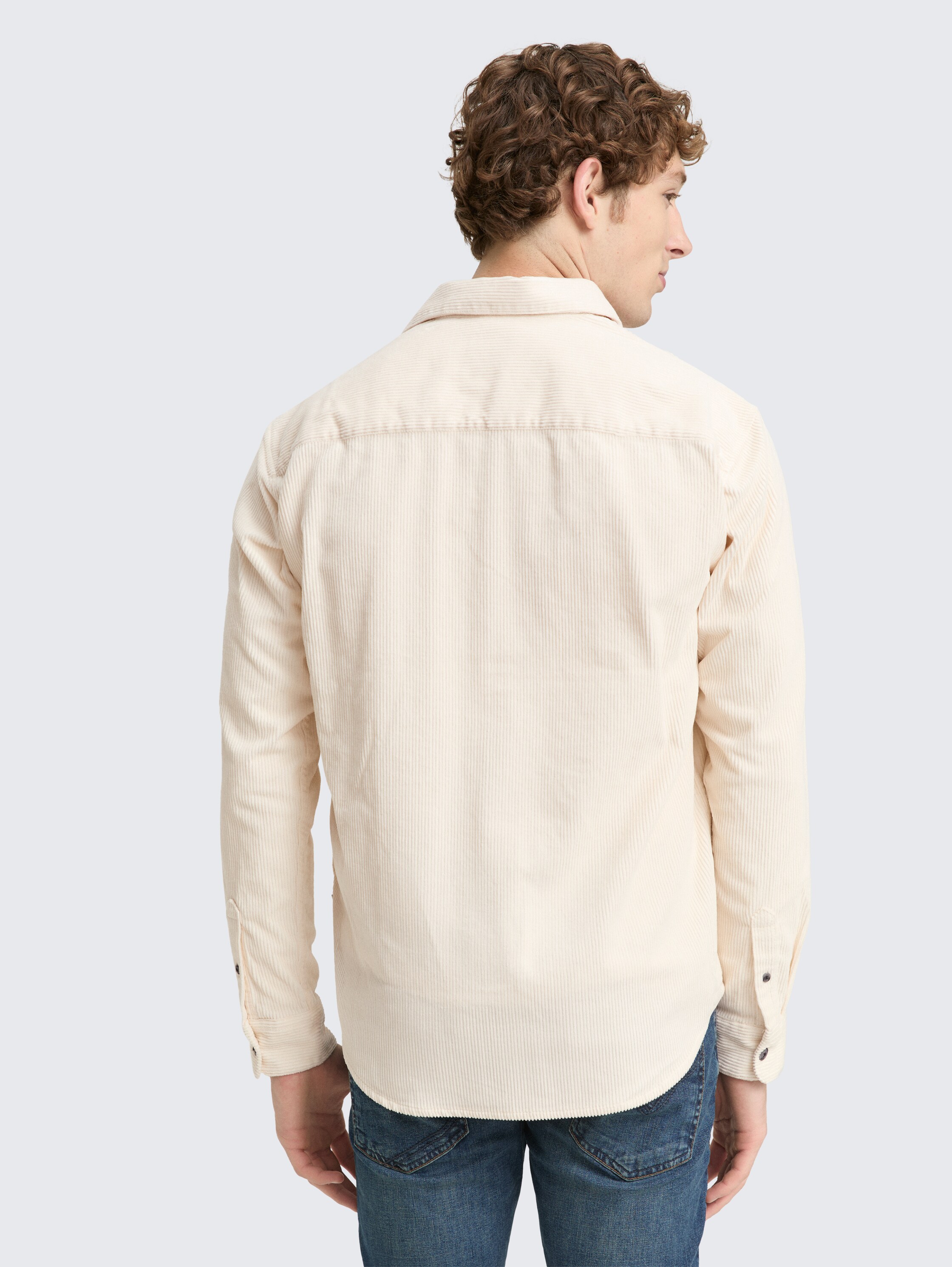 Relaxed fit corduroy shirt with breast pocket - Gardenia White - Neckline model-back view