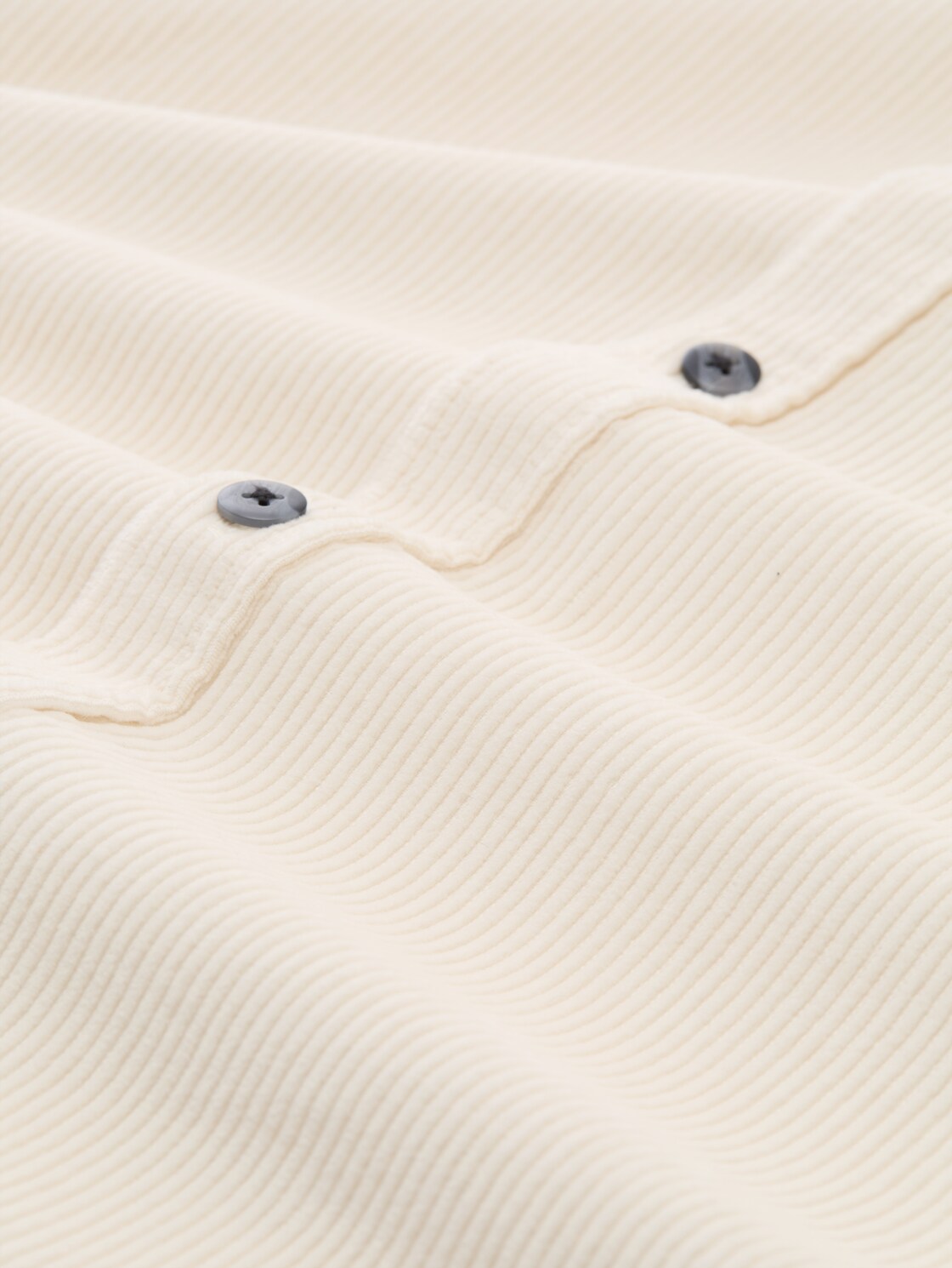 Relaxed Fit Cordhemd mit Brusttasche - Gardenia White - Material-Ansicht
