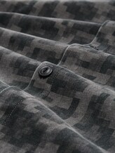 Survêtement avec poche poitrine - night grey big pixel print - Vue de la matière