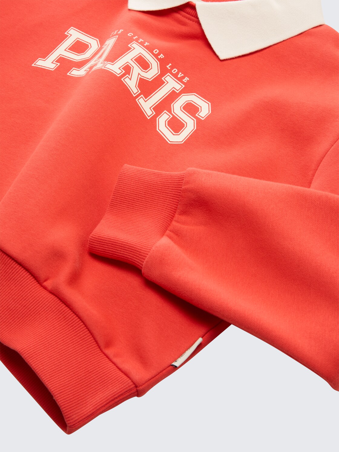 Cropped Sweatshirt mit Kragen - Plain Red - Detail-Model-Ansicht
