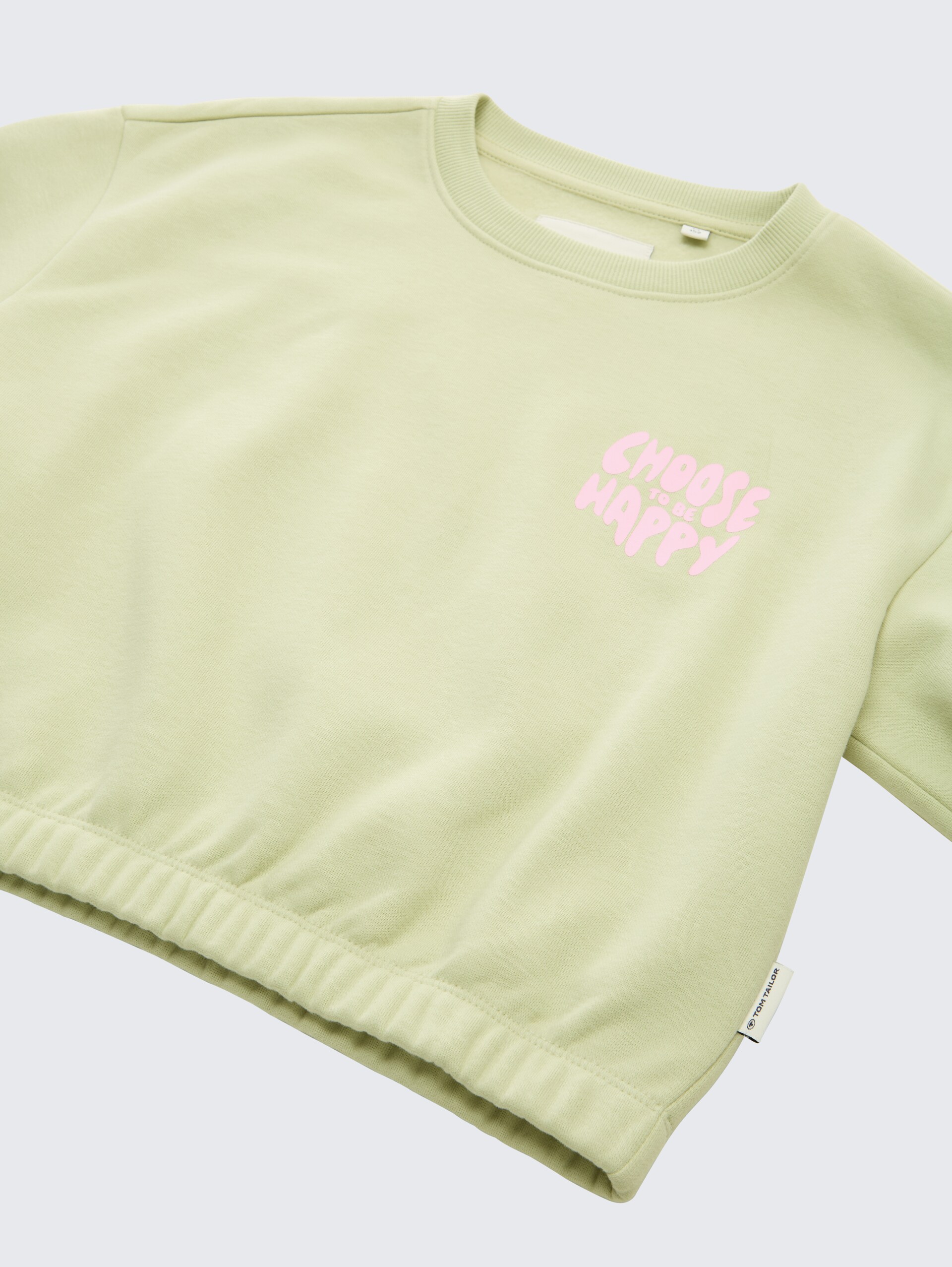 Cropped Sweatshirt mit Print - seed green - Detail-Model-Ansicht
