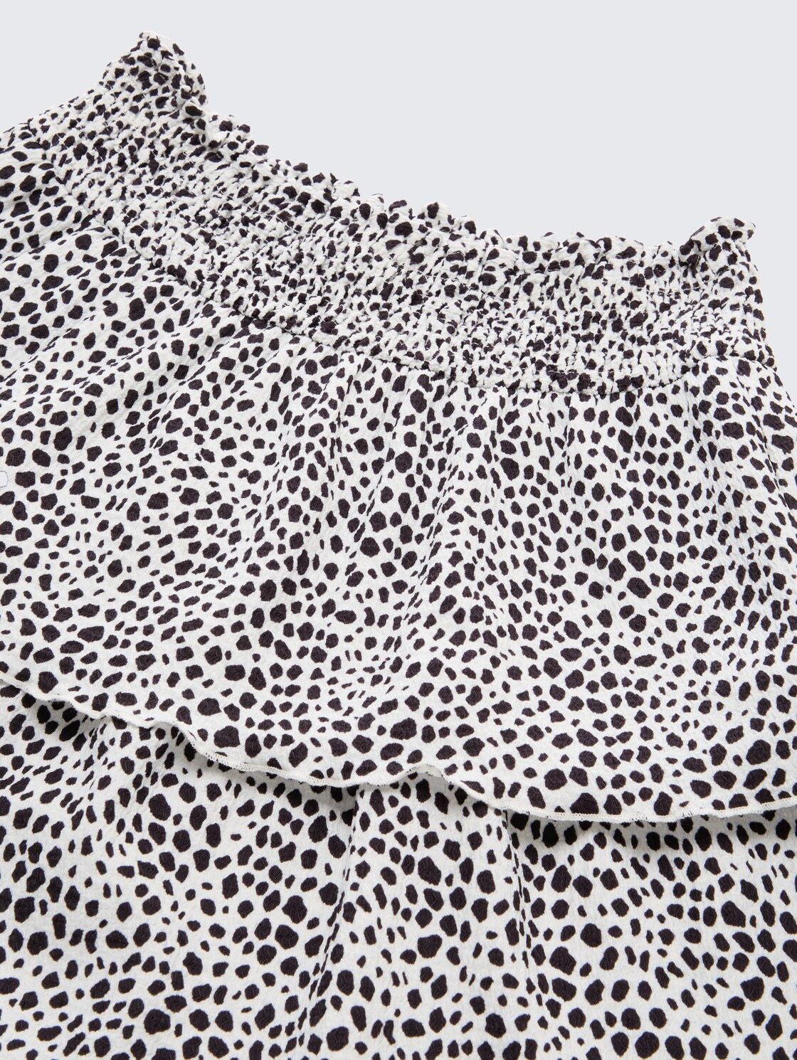 Mini Volant-Rock mit Muster - grey animal skin design - Detail-Model-Ansicht