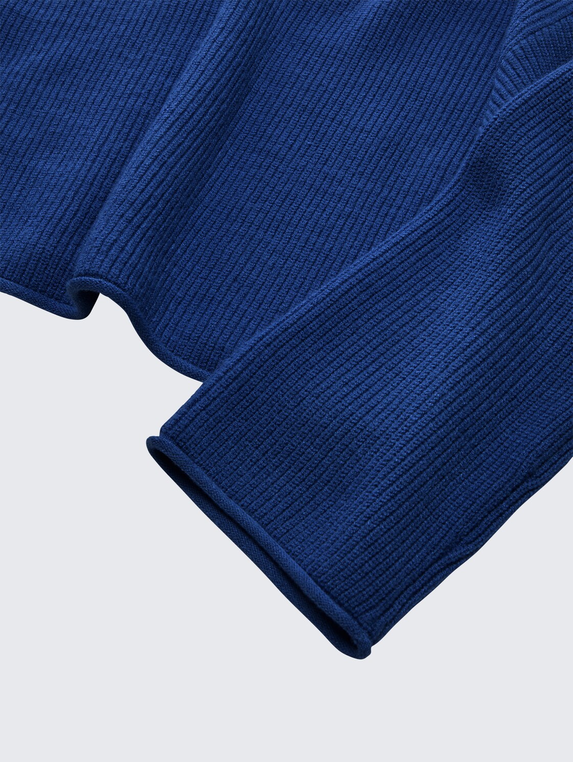 Cropped Strickpullover - sicilian blue - Detail-Model-Ansicht