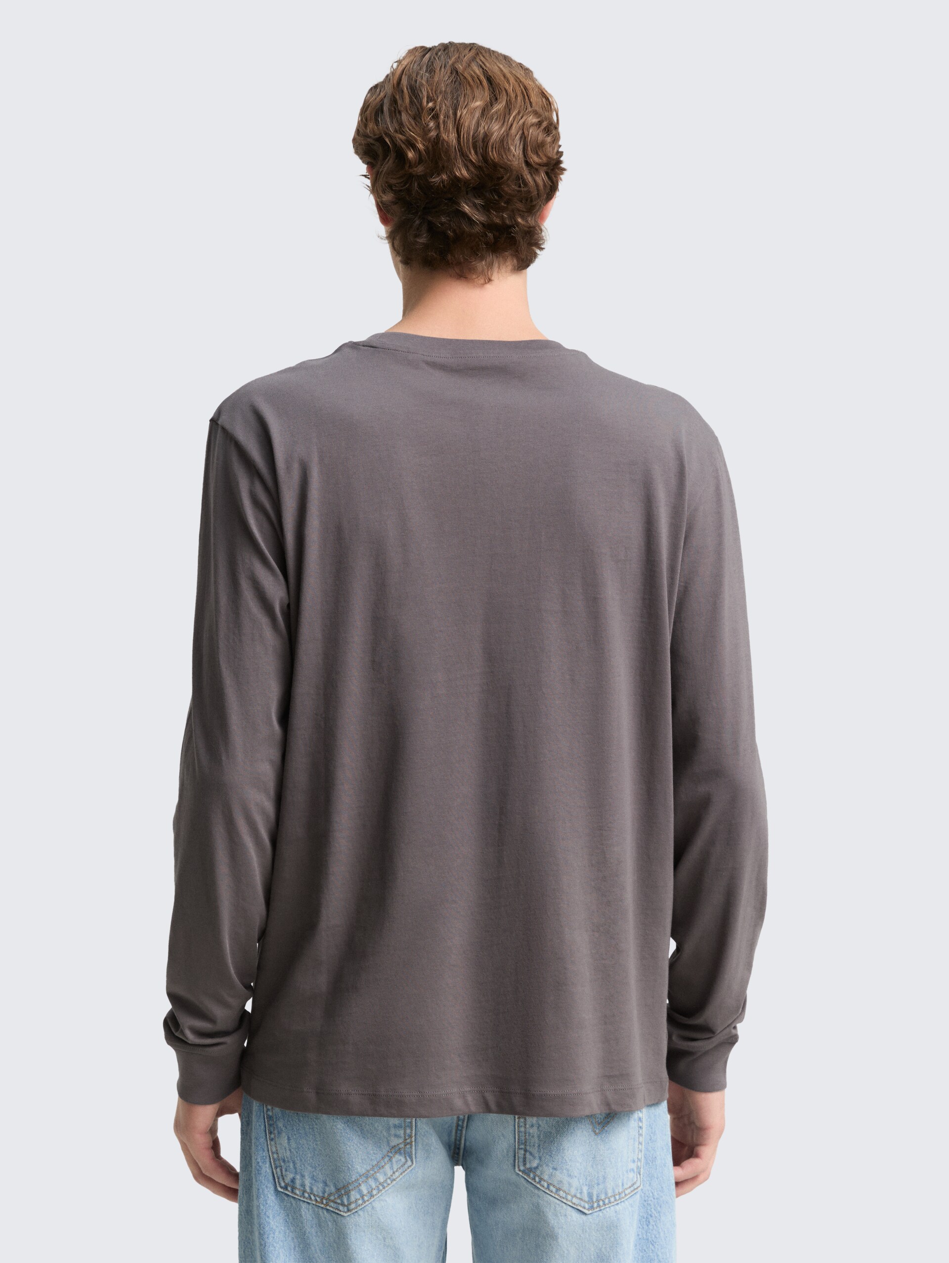 Langarmshirt mit Logo-Print - classic mid grey - Auschnitt Model-Rückansicht