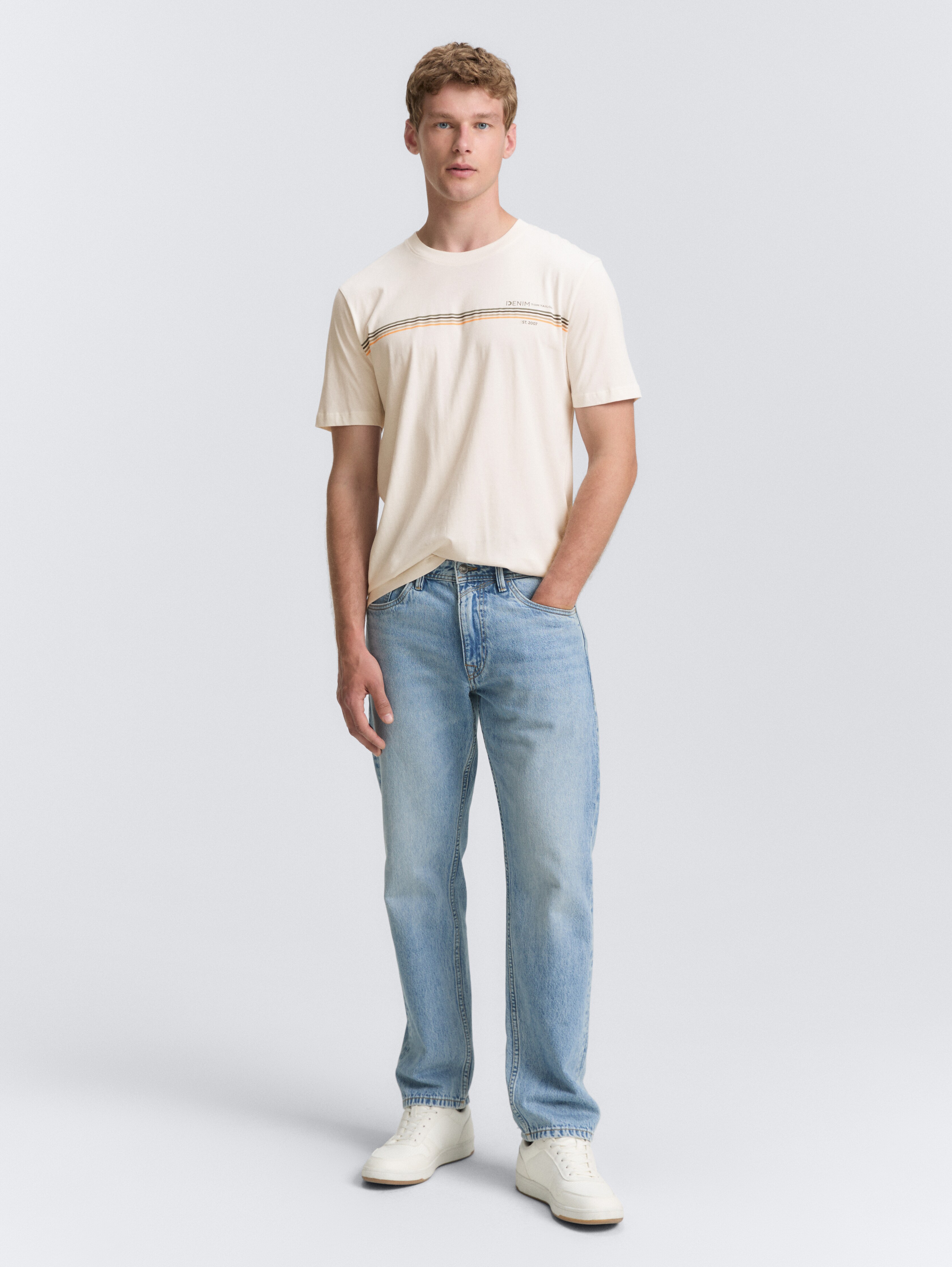 T-Shirt mit Print von Denim Male, Gardenia White