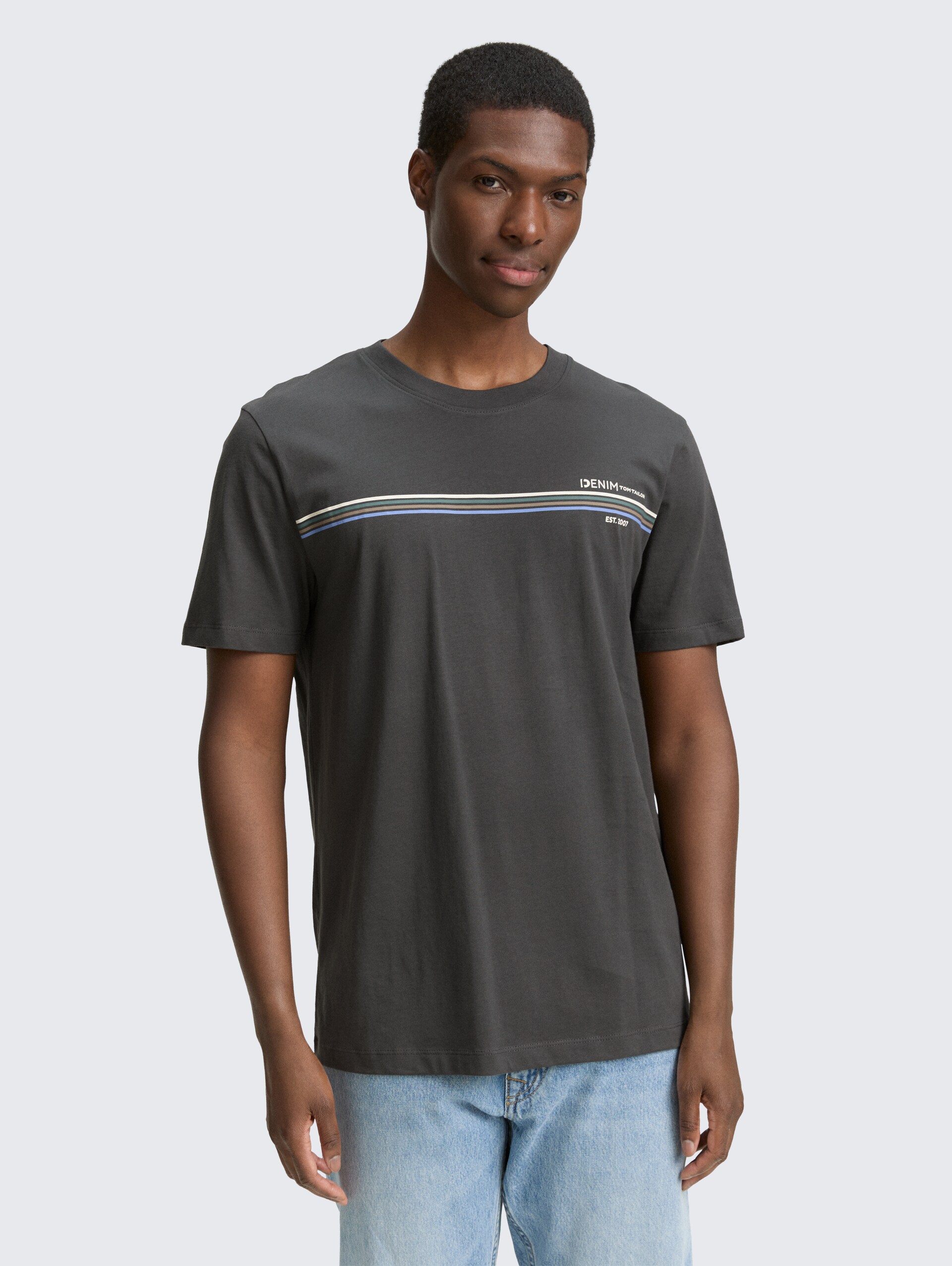 T-Shirt mit Print - ash grey - Ausschnitt Model-Vorderansicht