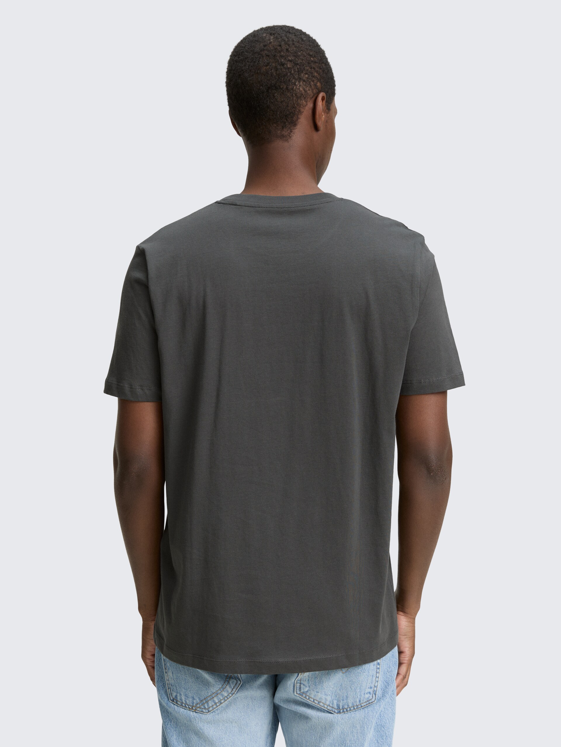 T-Shirt mit Print - ash grey - Auschnitt Model-Rückansicht