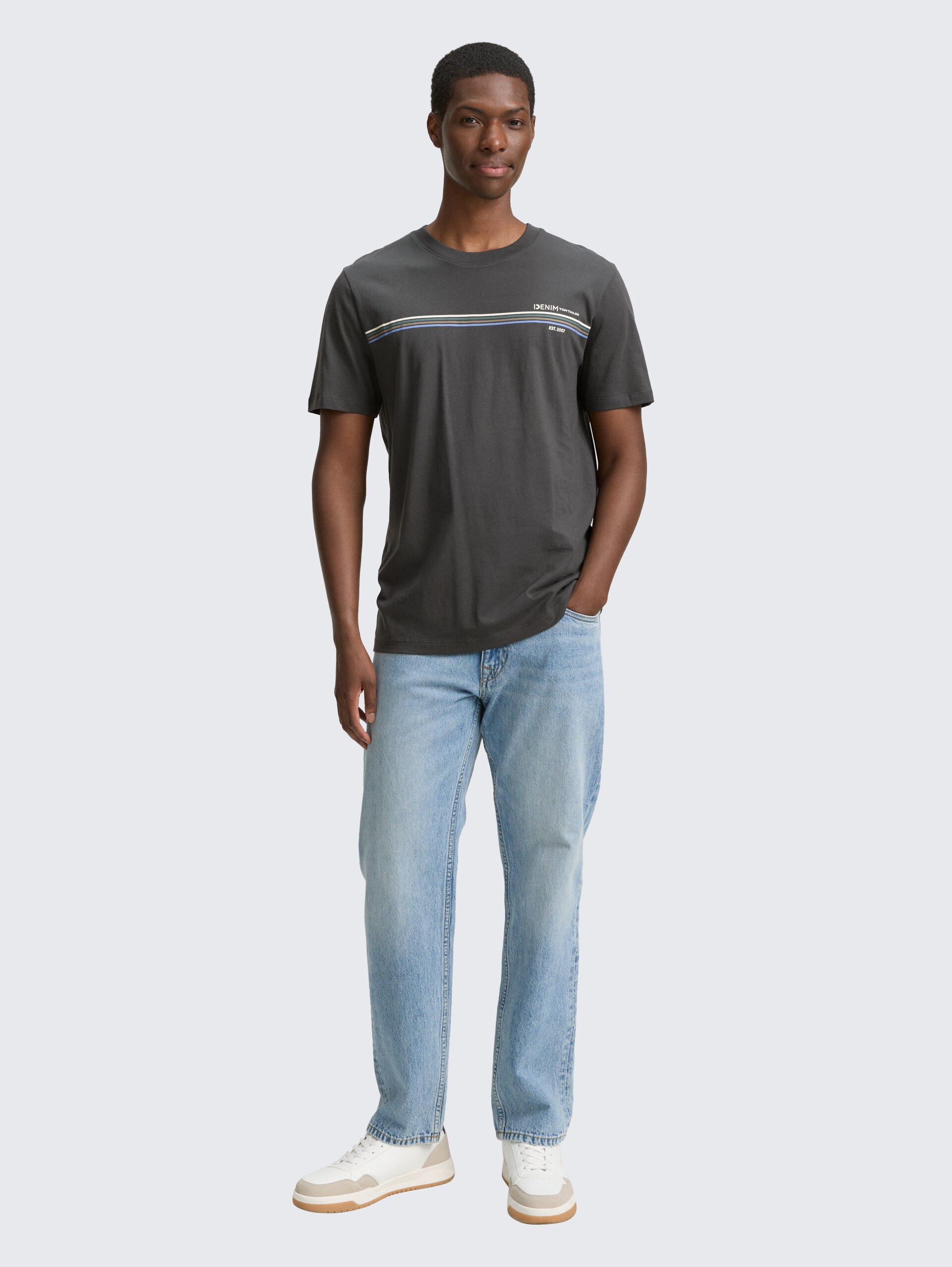 T-Shirt mit Print - ash grey - Model-Vorderansicht