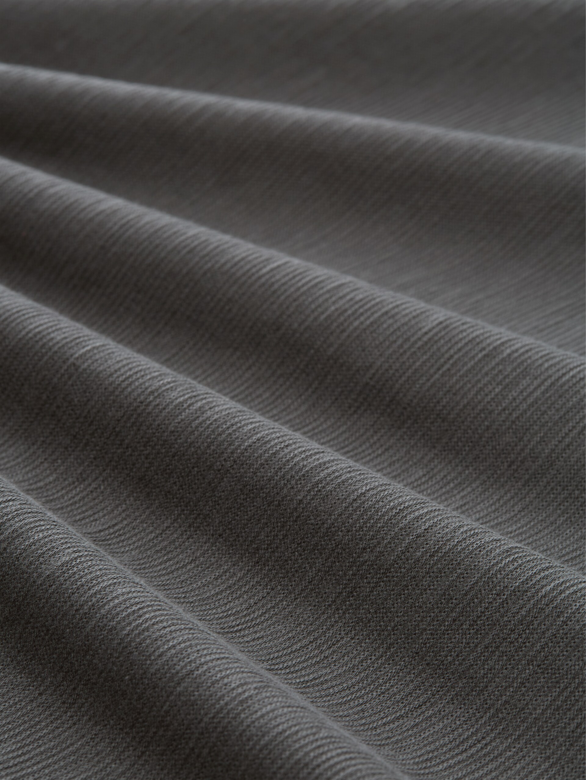 T-shirt with texture - ash grey - Material view