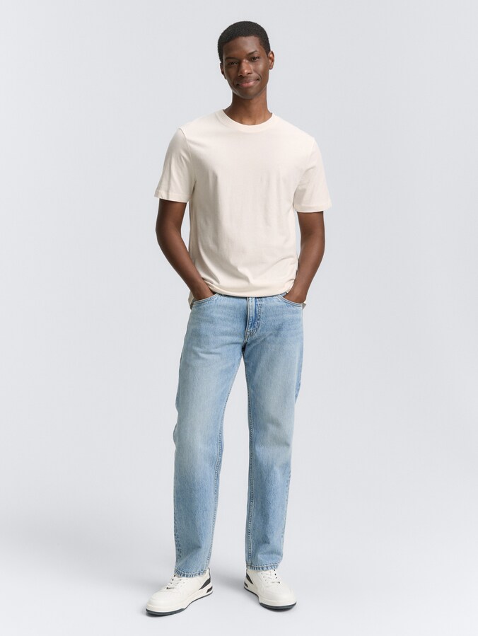Basic T-Shirt in Unifarben von Denim Male, Gardenia White