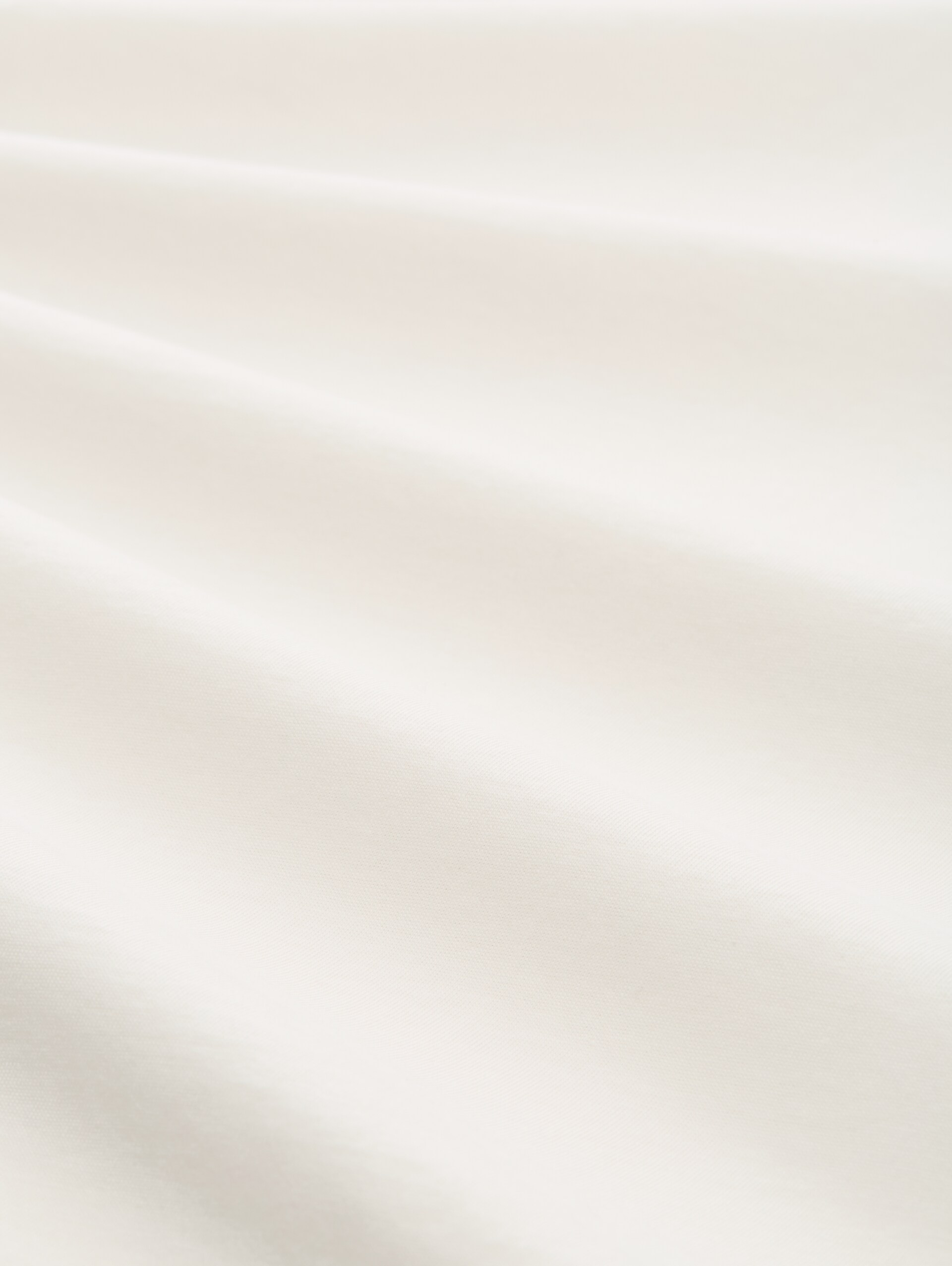 Basic T-Shirt in Unifarben - Gardenia White - Material-Ansicht