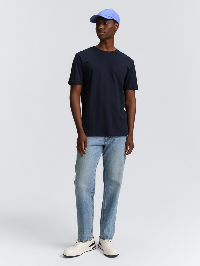 Basic T-Shirt in Unifarben von Denim Male, sky captain blue