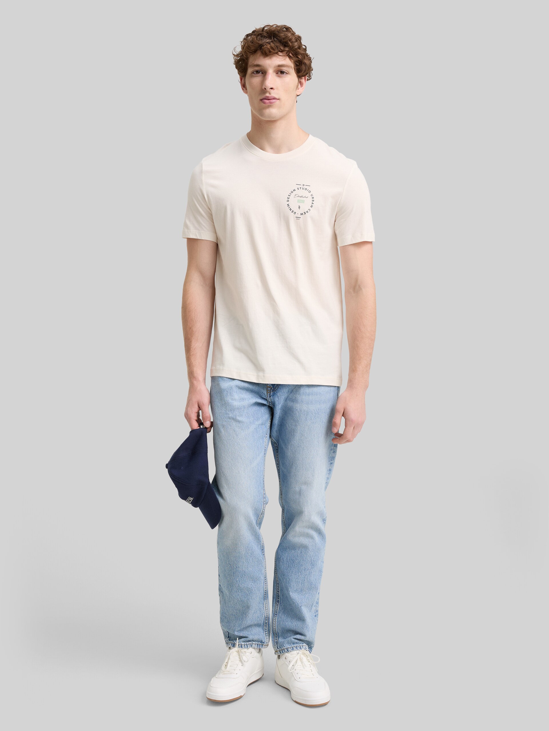 T-shirt with print - Gardenia White - Model front view