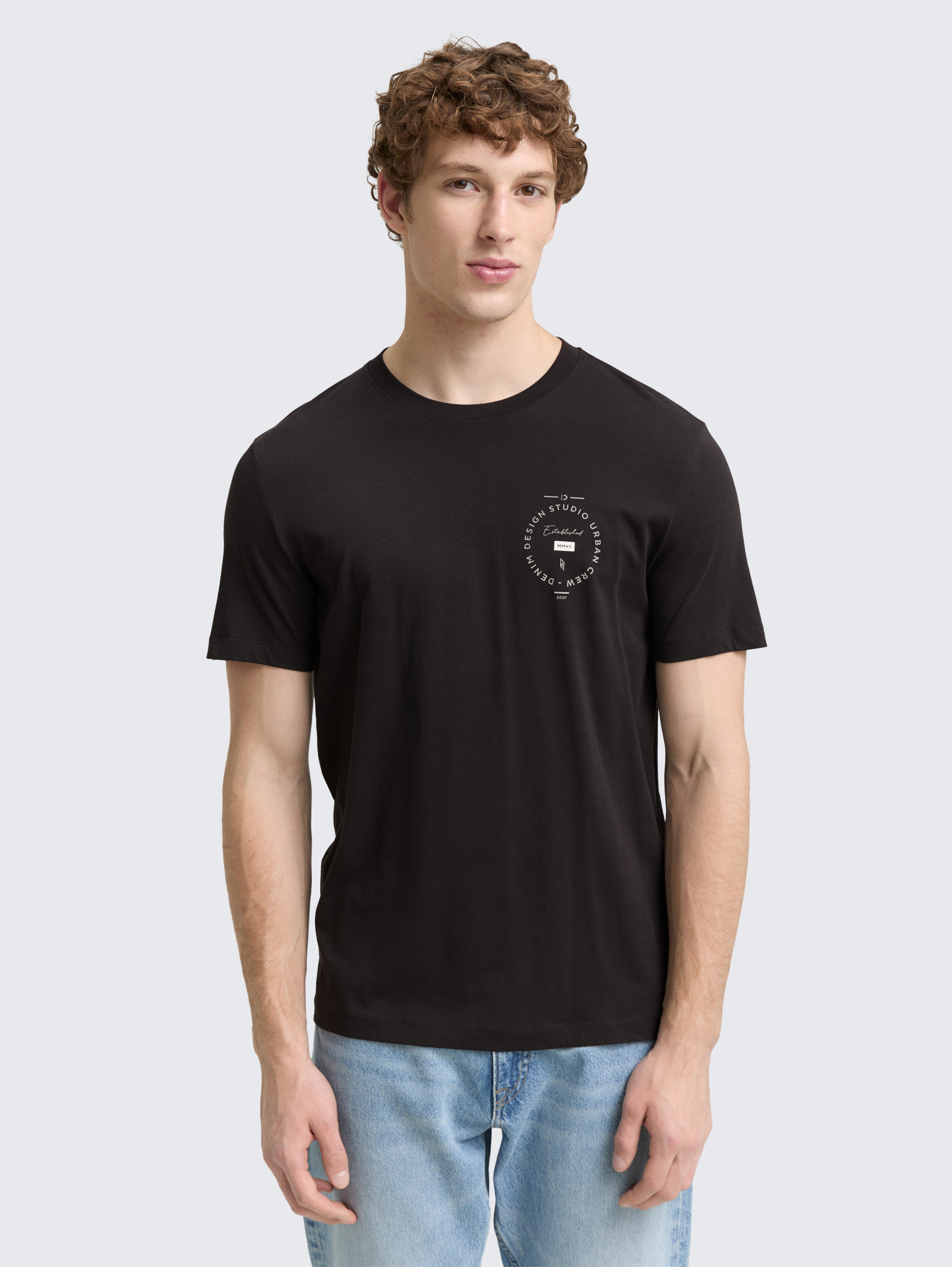 T-Shirt mit Print von Denim Male, Night Watch Black