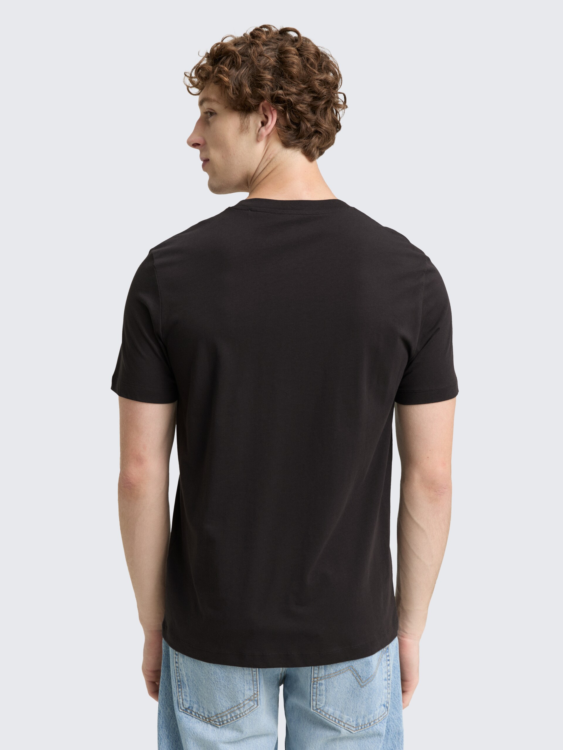 T-Shirt mit Print - Night Watch Black - Auschnitt Model-Rückansicht