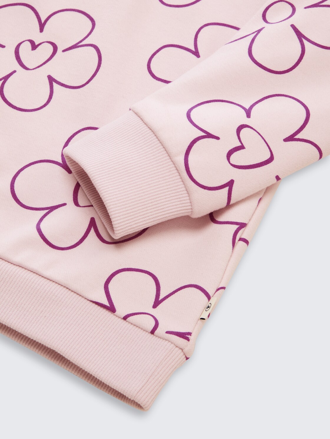Cropped Sweatshirt mit Allover-Print - neon lilac flower print - Detail-Model-Ansicht