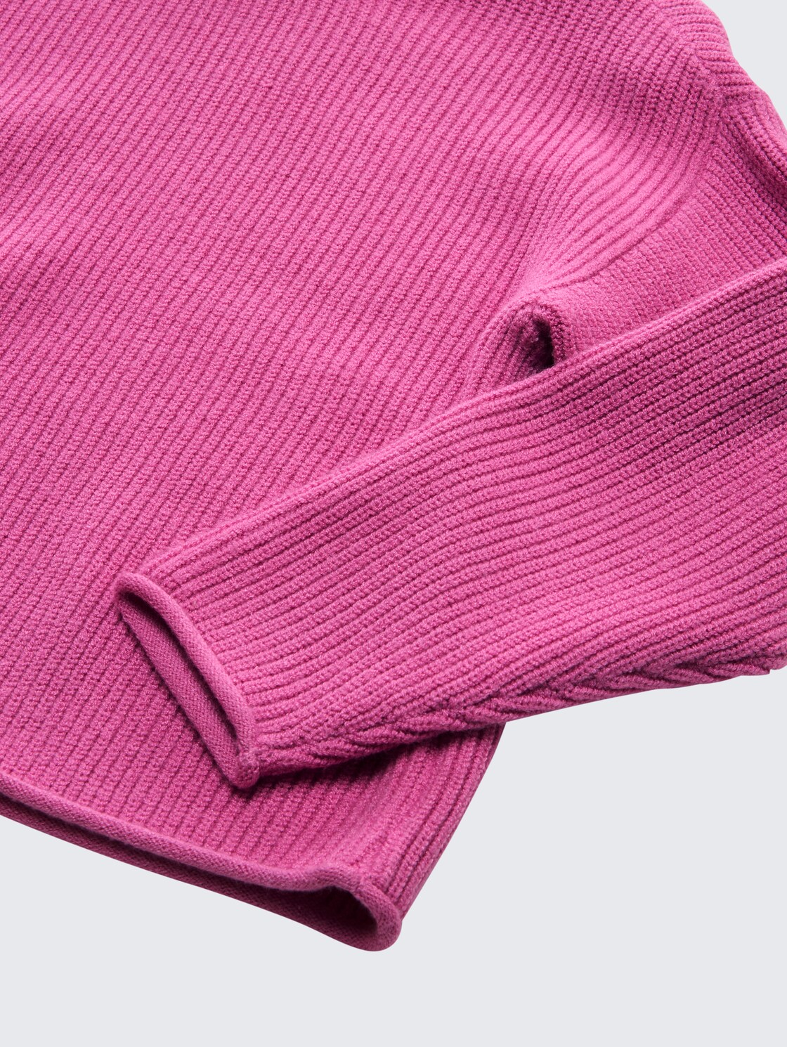 Cropped Strickpullover - flashy mauve - Detail-Model-Ansicht