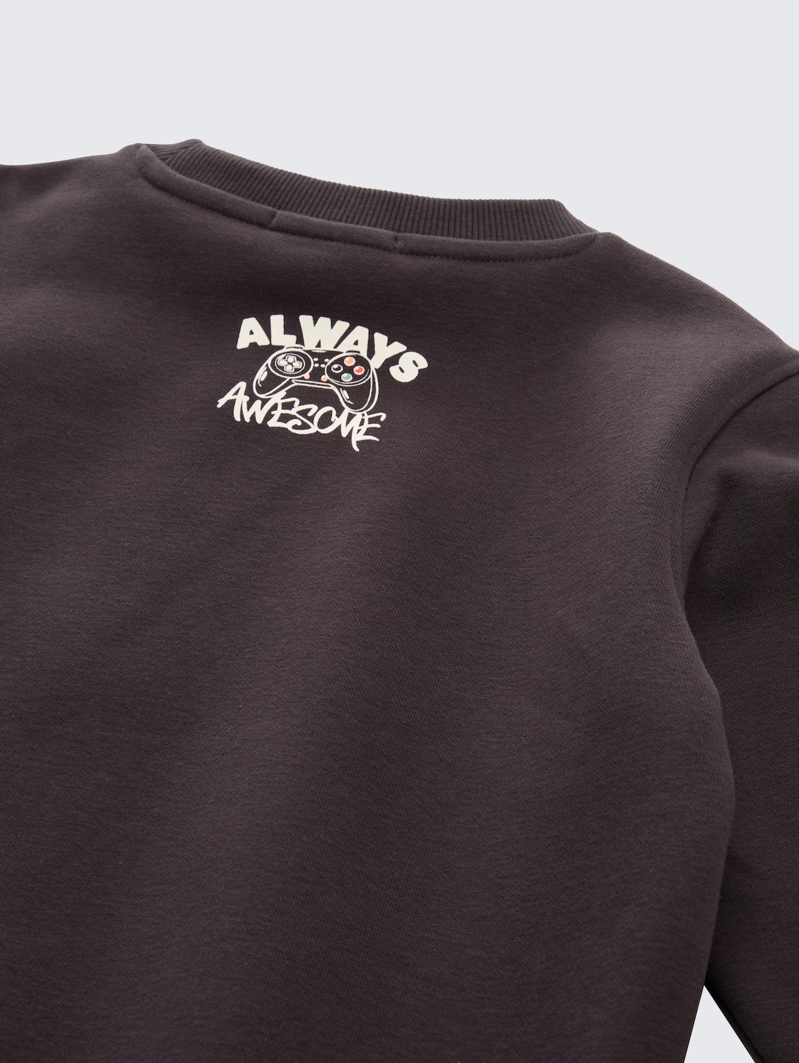 Sweatshirt mit Print - coal grey - Detail-Model-Ansicht