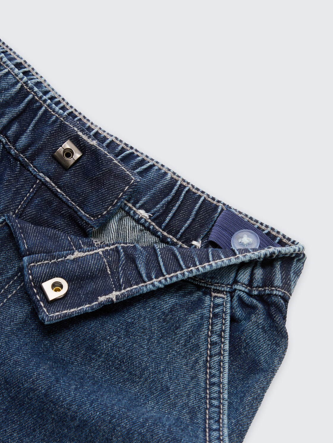 Baggy Cargo Jeans - Blue Denim - Detail-Model-Ansicht