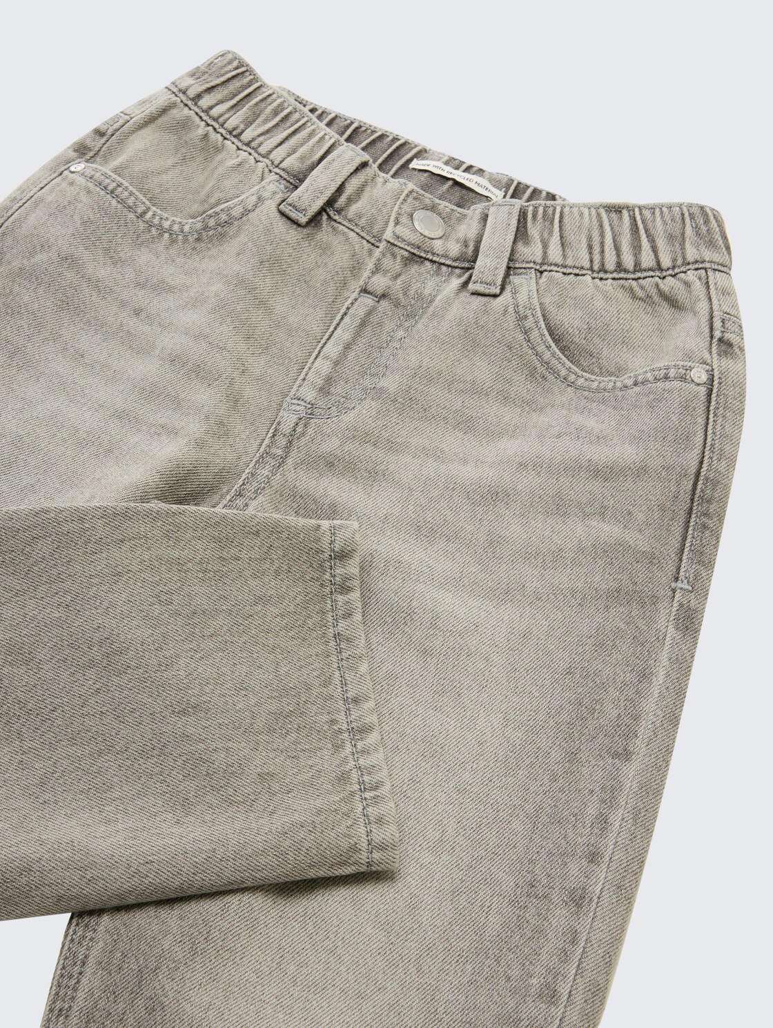 Loose Fit Jeans - grey denim - Detail-Model-Ansicht