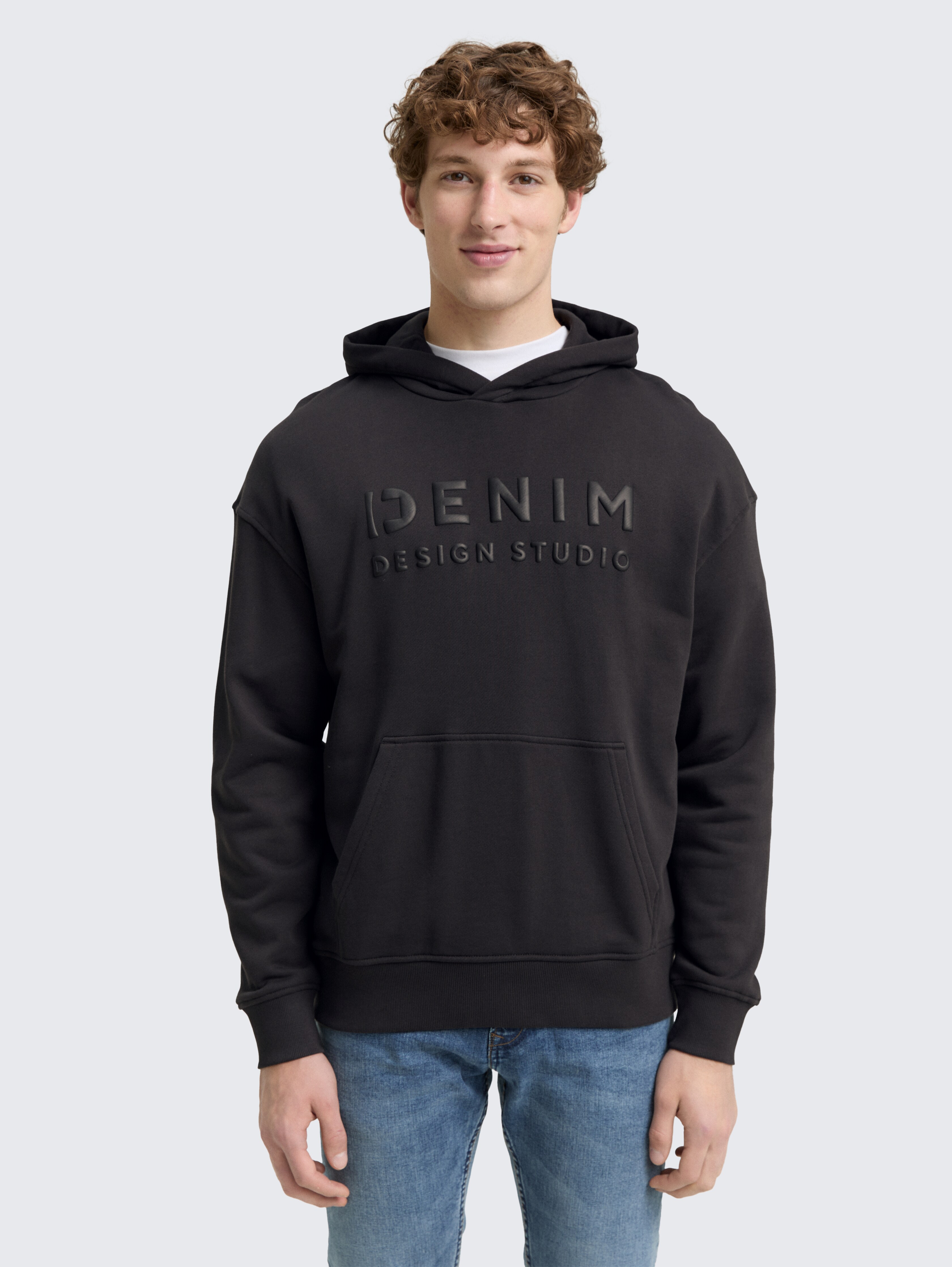 Relaxed Fit Hoodie Sweatshirt mit Print von Denim Male, Night Watch Black