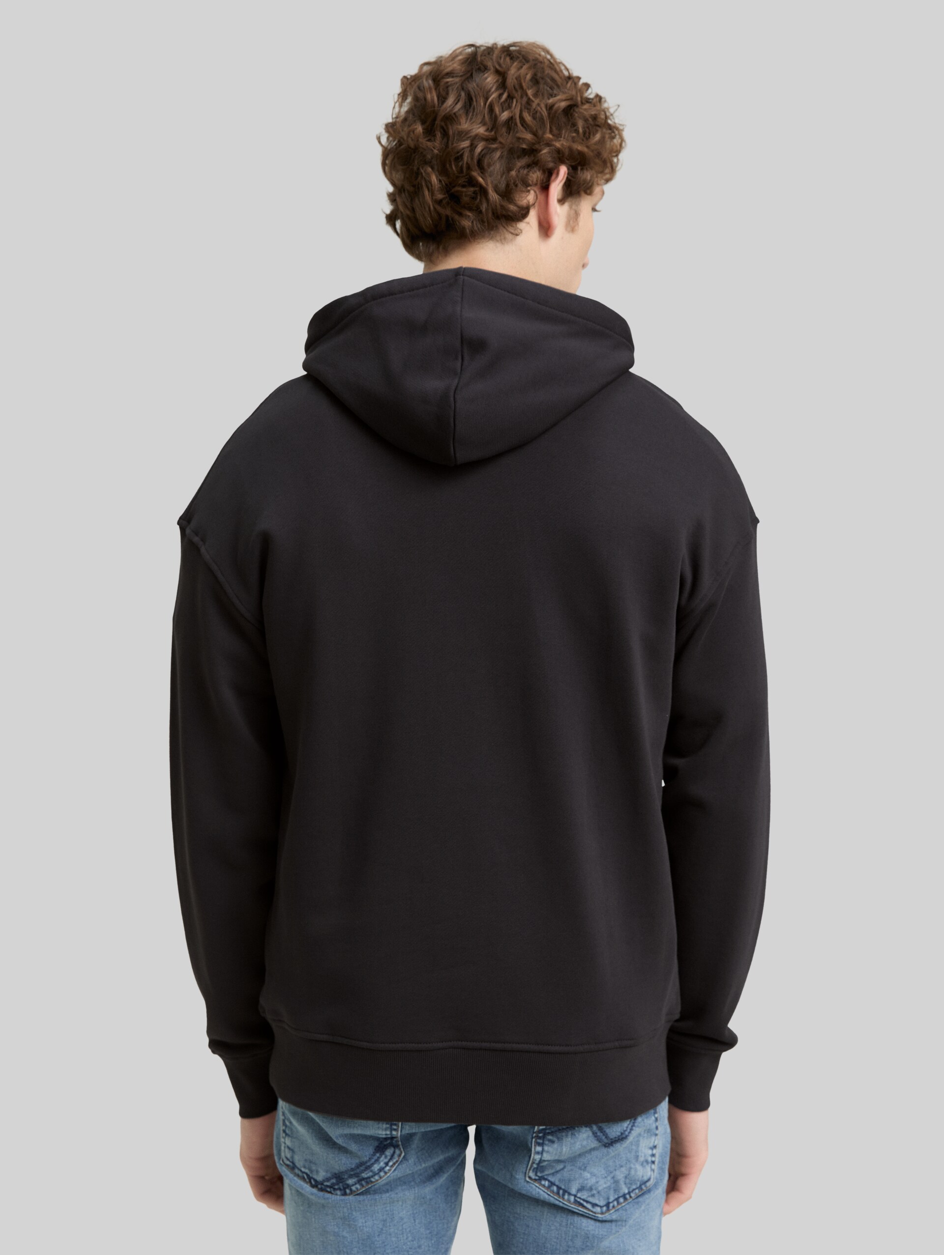 Relaxed fit hoodie sweatshirt with print - Night Watch Black - Neckline model-back view