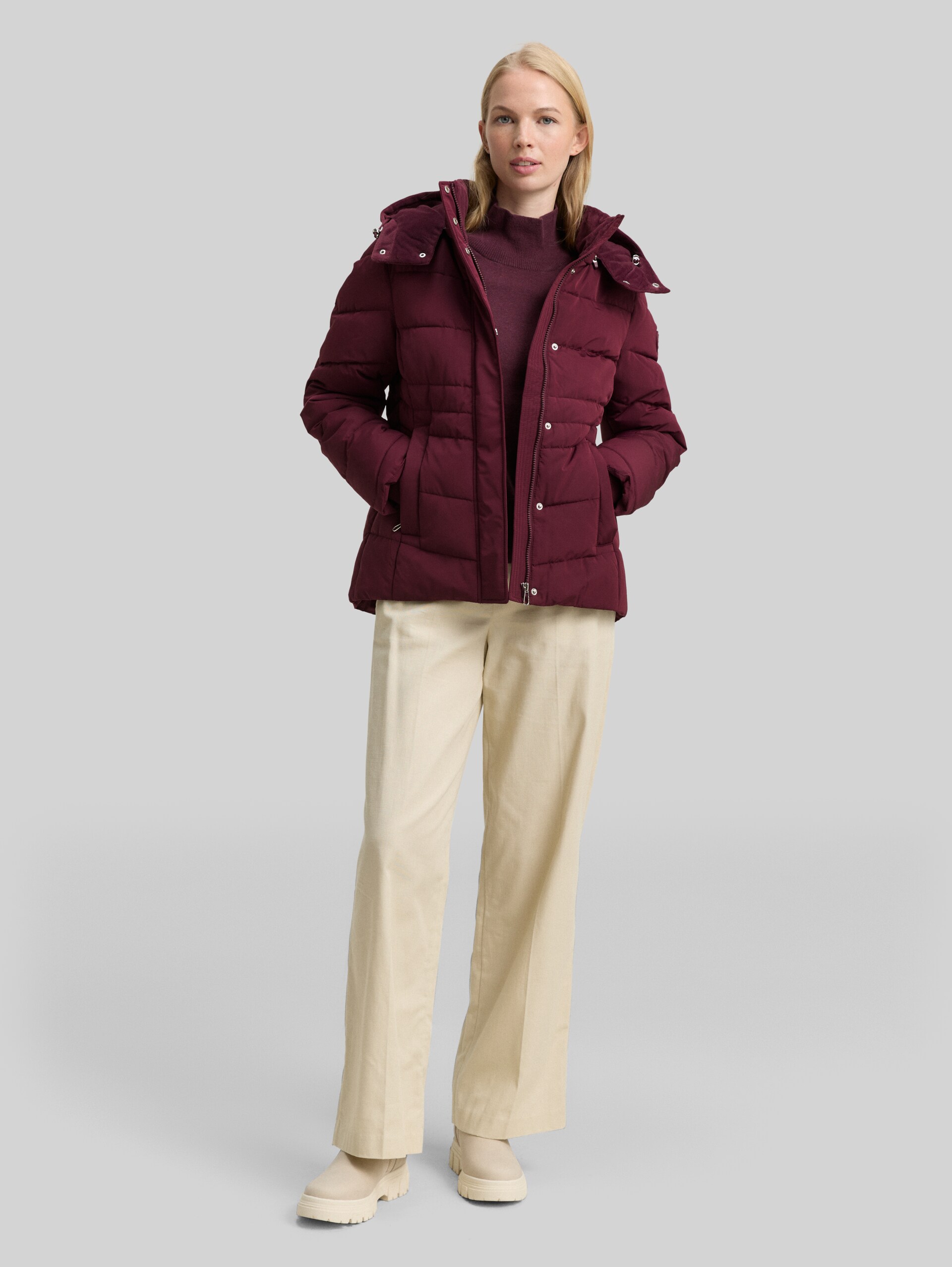Puffer jacket with detachable hood - bordeaux red - side model view