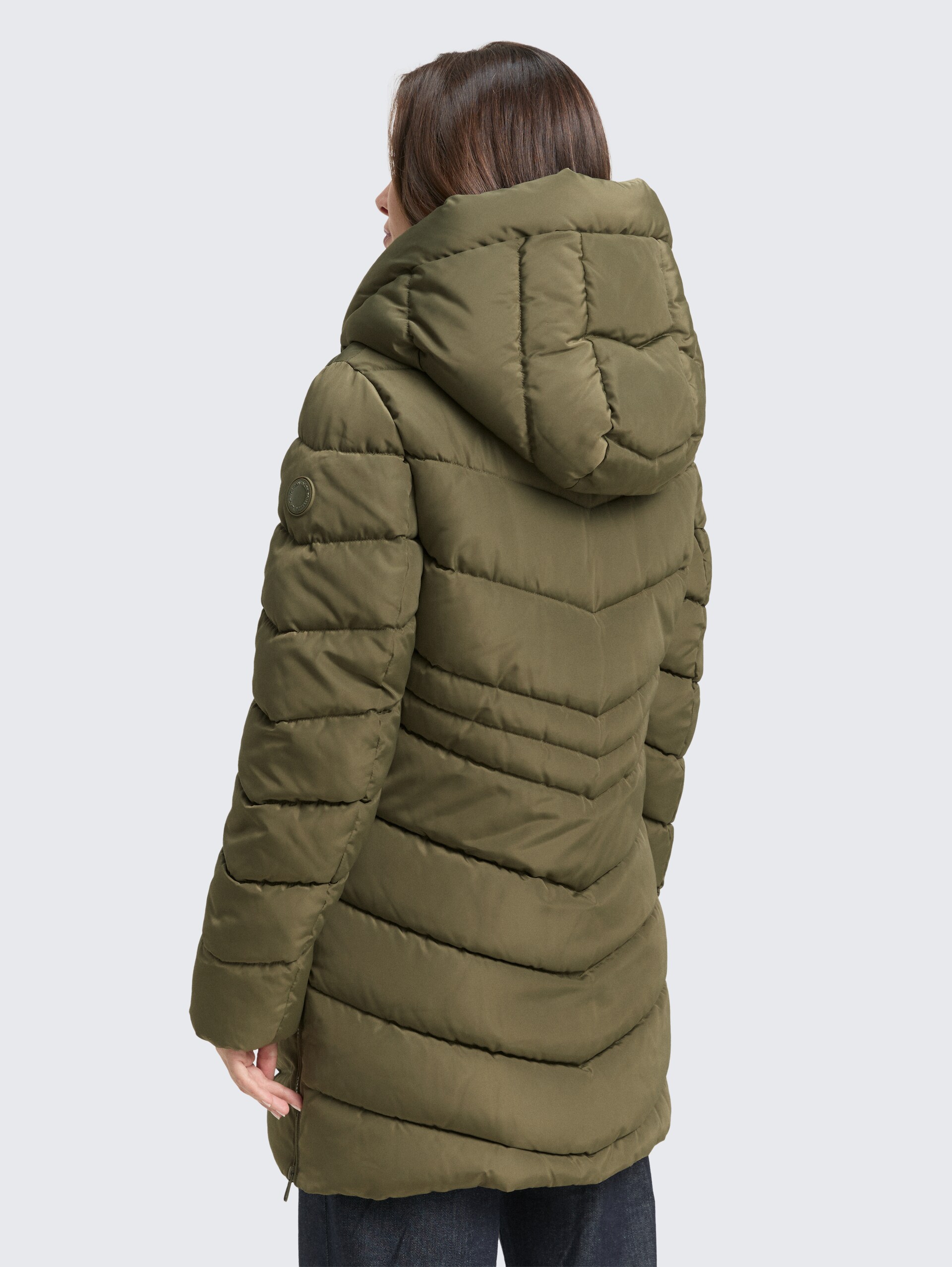 Puffer-Mantel im 2-in-1-Look - jungle soil green - Model-Rückansicht