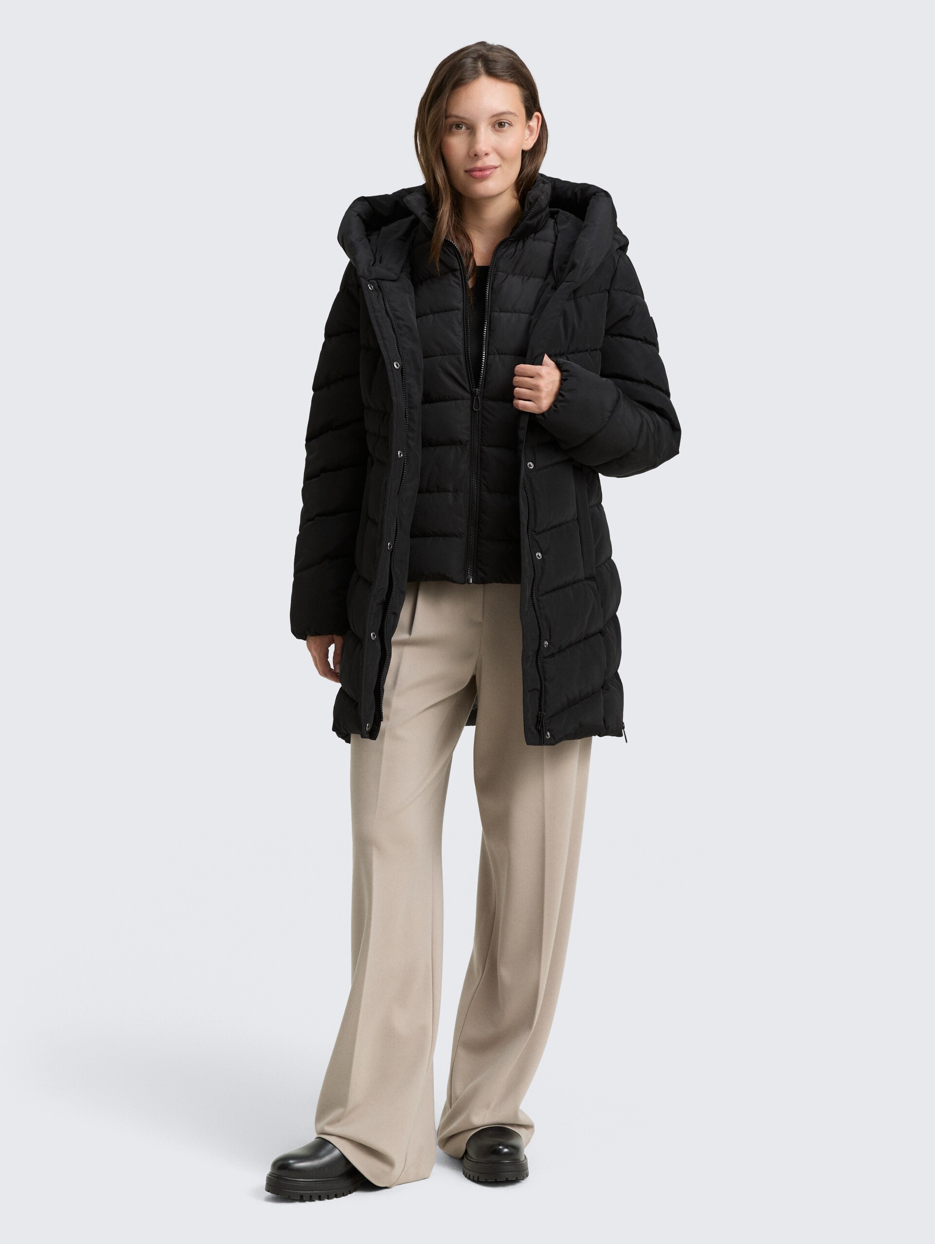 Puffer-Mantel im 2-in-1-Look - deep black - seitliche Model-Ansicht