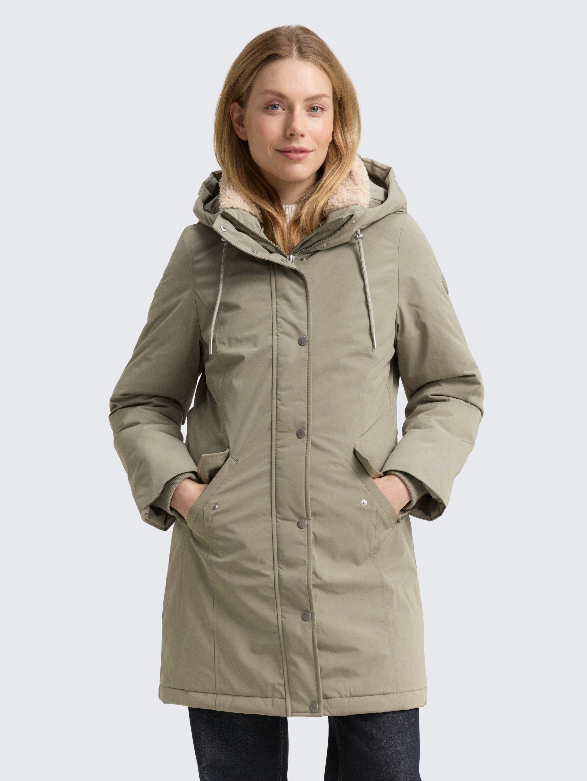 Winter Parka mit Kapuze - smoke olive - Model-Vorderansicht