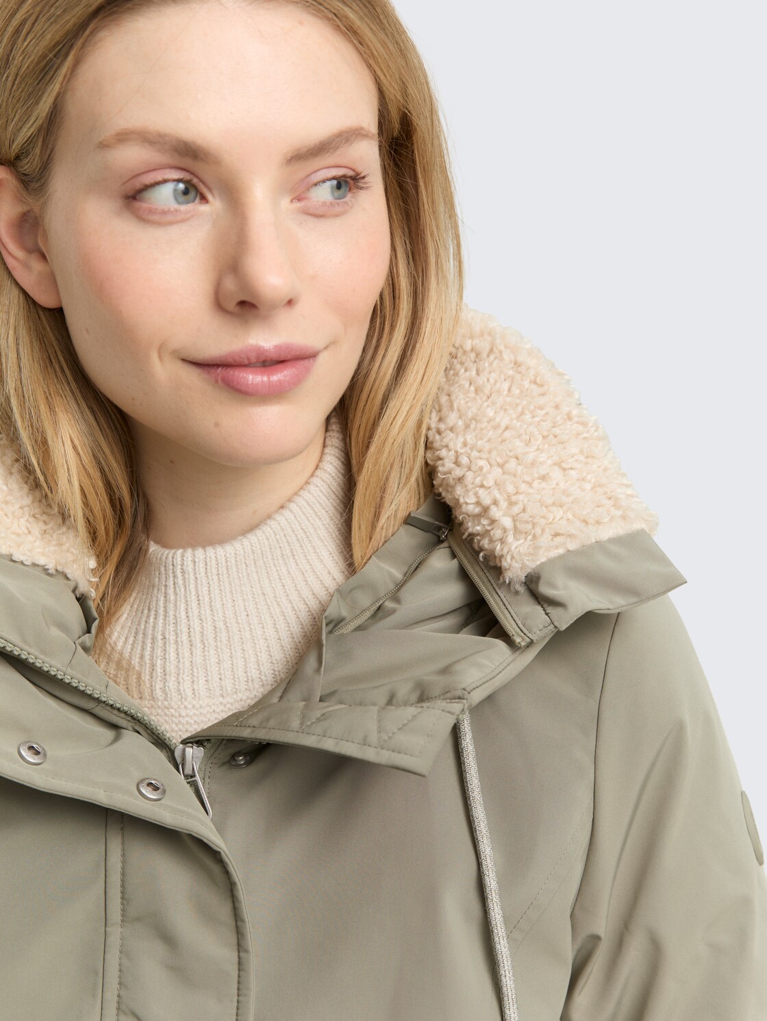 Winter Parka mit Kapuze - smoke olive - Detail-Model-Ansicht