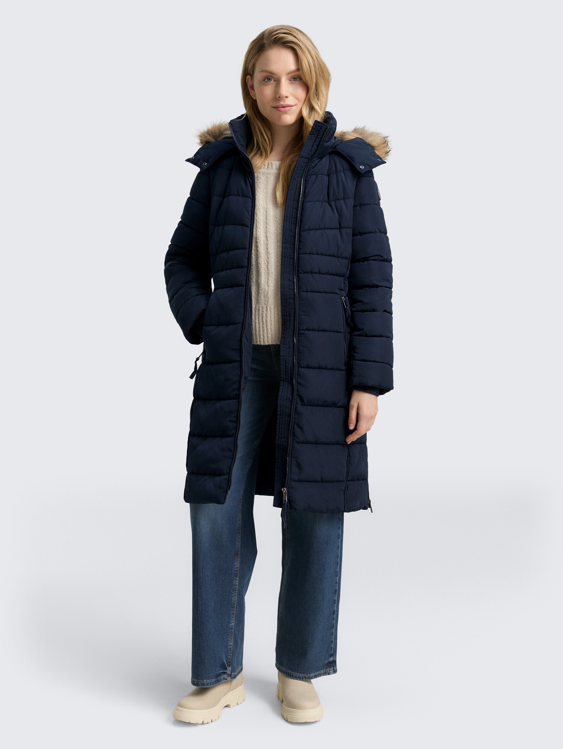 Puffer-Mantel mit abnehmbarer Kapuze - sky captain blue - seitliche Model-Ansicht